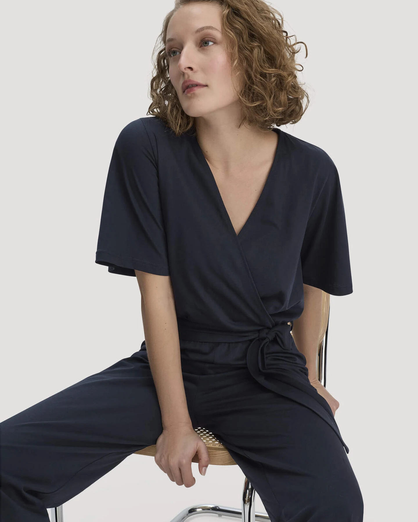 hessnatur Damen Jersey Overall Relaxed aus Bio-Baumwolle - blau - Größe 46 – Ansicht 4