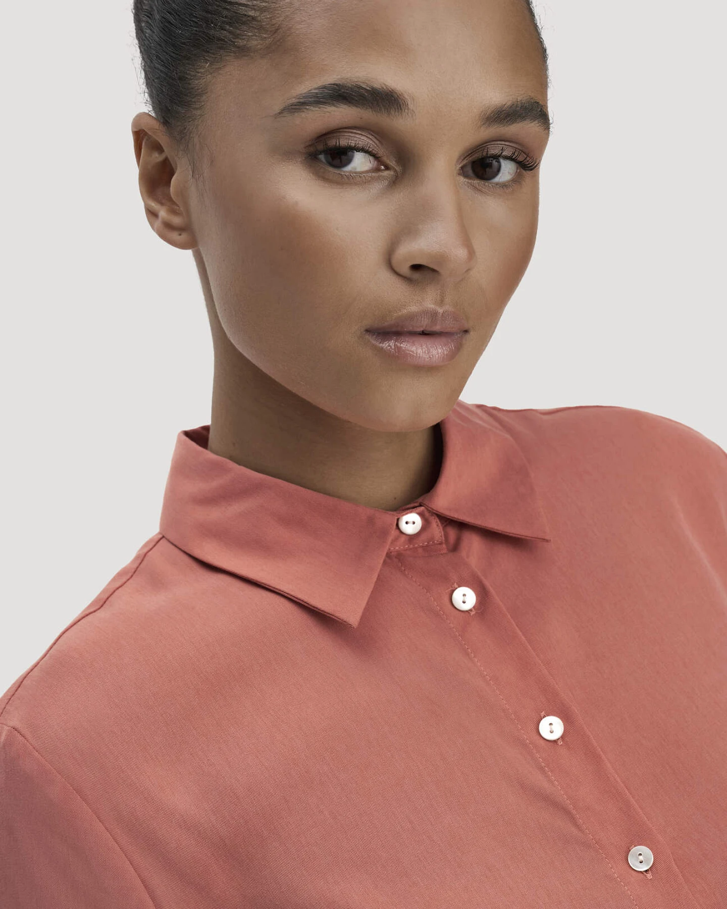 hessnatur Damen Bluse Relaxed aus TENCEL™ Lyocell - orange - Größe 48 – Ansicht 4