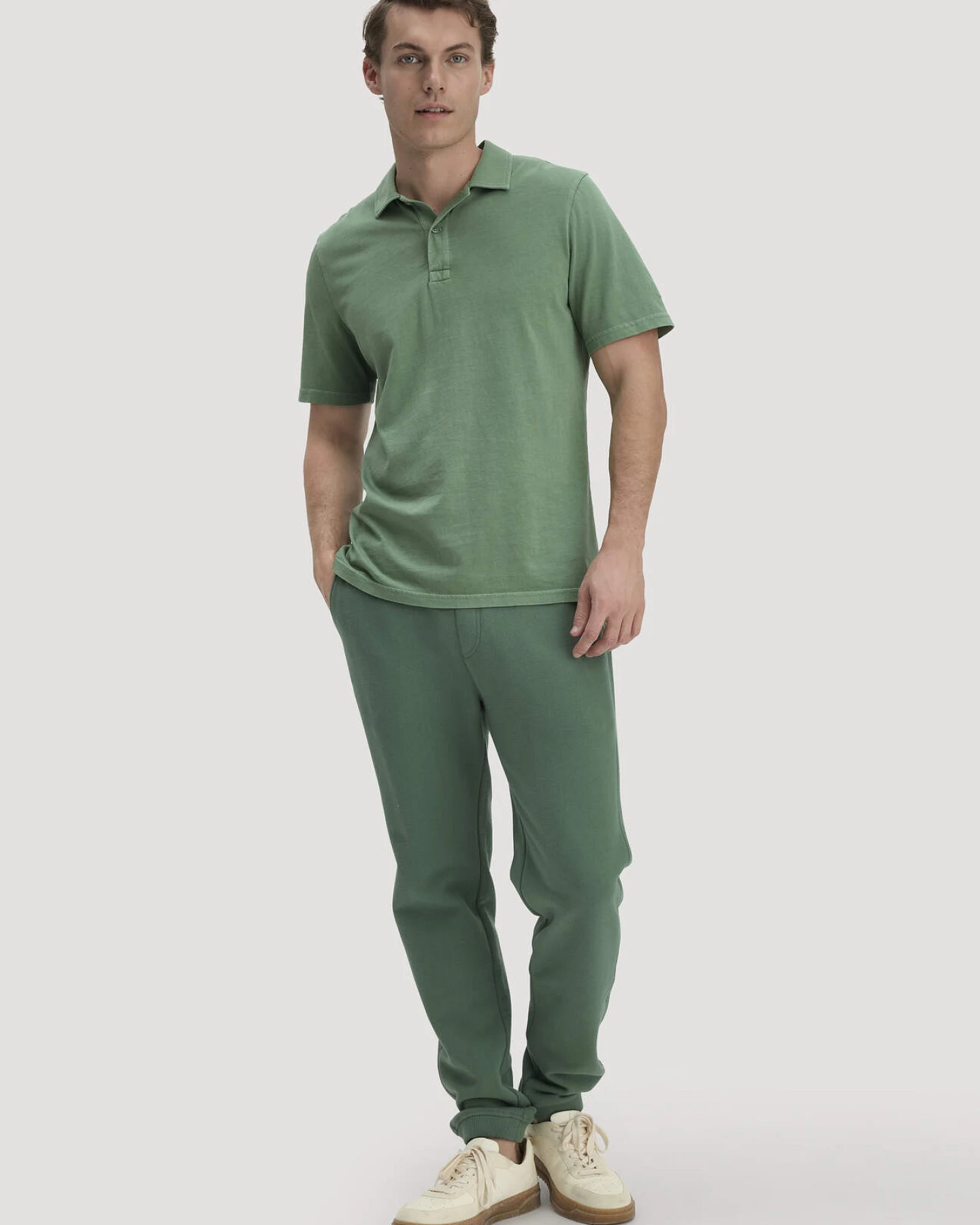 hessnatur Herren Jersey Polo Regular aus Bio-Baumwolle - grün - Größe 54 – Ansicht 2