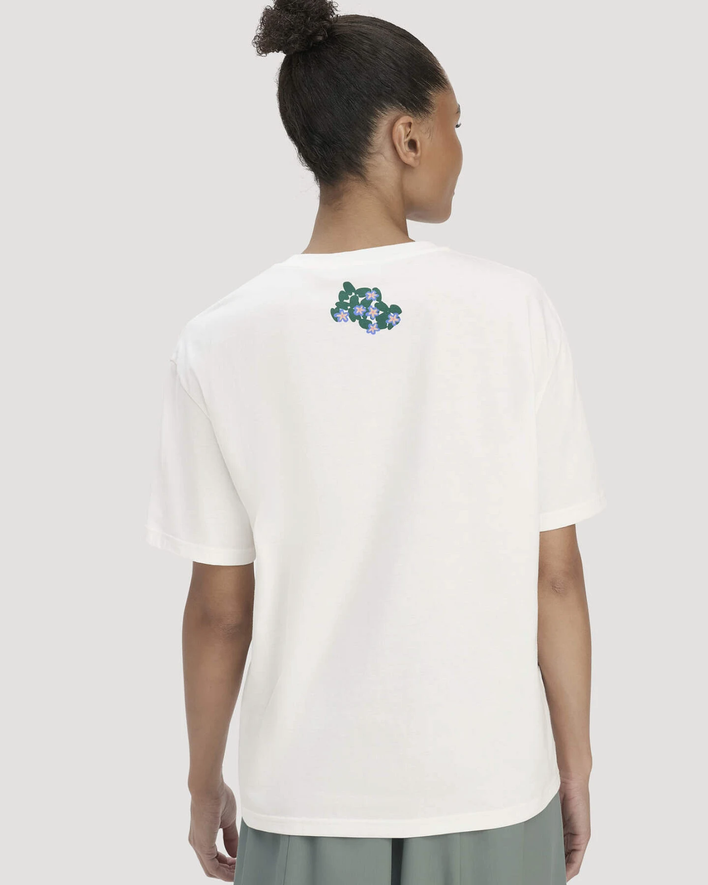 hessnatur Damen Print T-Shirt Oversize LIV LEE aus Bio-Baumwolle - grün - Größe XL – Ansicht 3