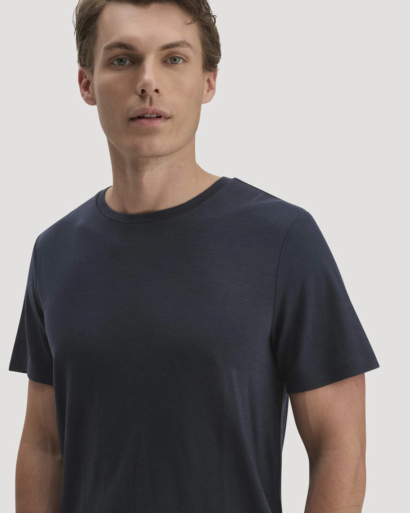 hessnatur Herren Wollshirt Regular aus Bio-Merinowolle - blau - Größe 48 – Ansicht 4
