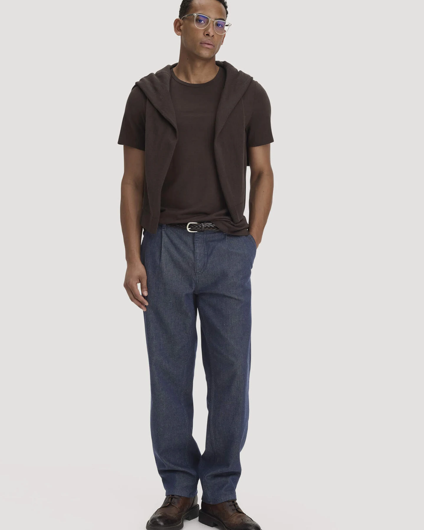 hessnatur Herren Wollshirt Regular aus Bio-Merinowolle - braun - Größe 54 – Ansicht 2