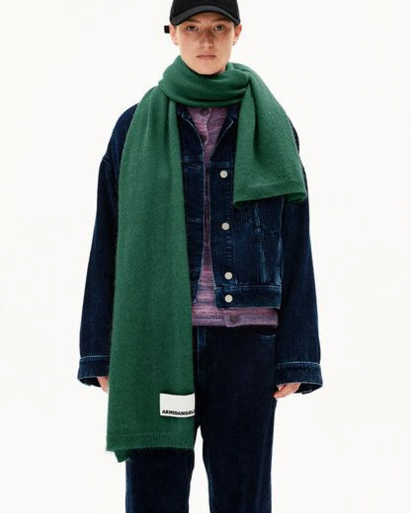 ARMEDANGELS YUKINAA SOLID Unisex Schal aus Mohair-Woll Mix – Ansicht 3