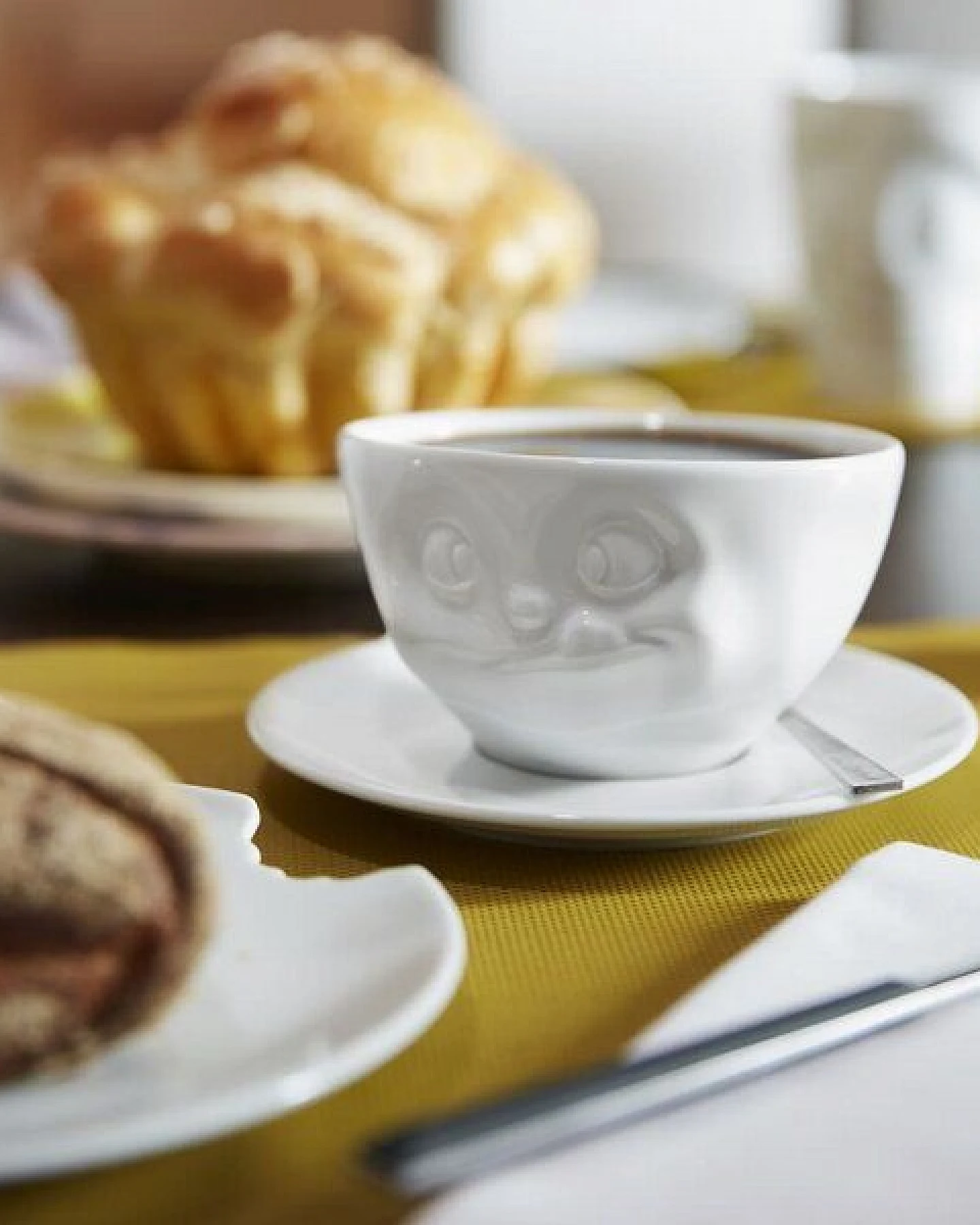 FIFTYEIGHT PRODUCTS Kaffeetasse „Lecker“ mit Unterteller (200 ml) – Ansicht 3