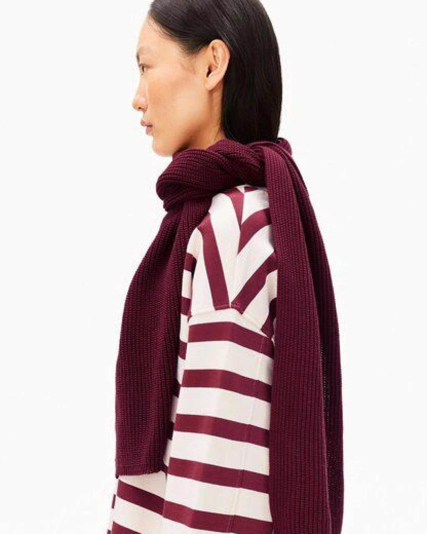ARMEDANGELS ICONIC Å CLAASAS Unisex Schal aus Bio-Baumwolle – Ansicht 2