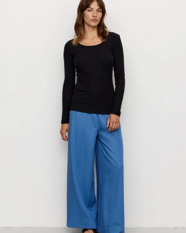Blau