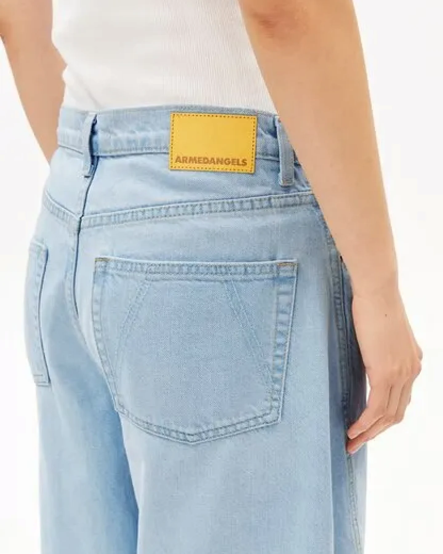 ARMEDANGELS AALTHEA BARREL Damen Barrel Leg Mid Waist aus recycelter Baumwolle – Ansicht 3