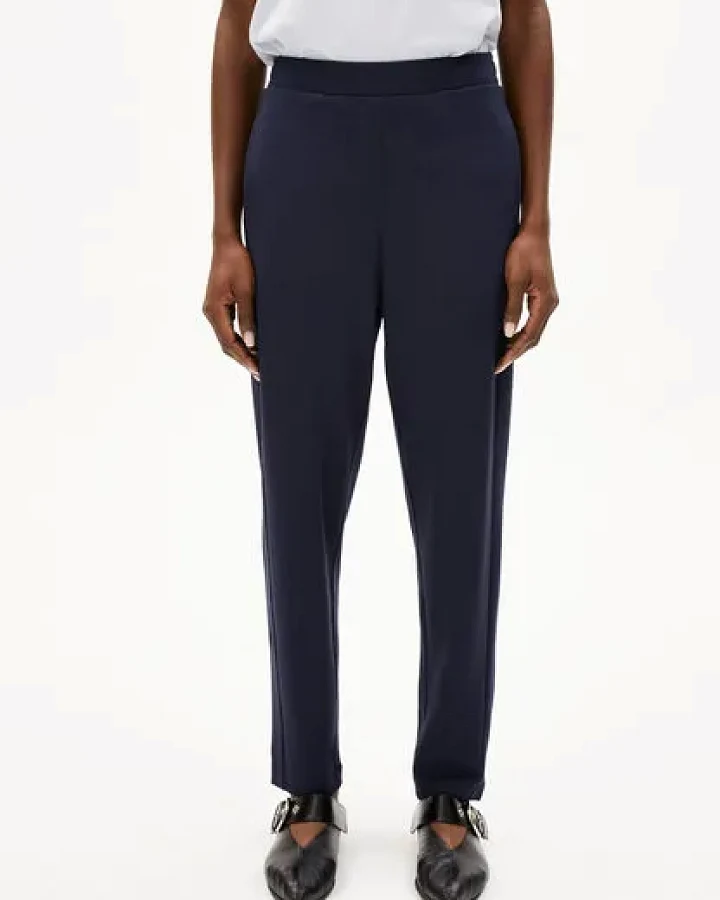Produktseite: ARMEDANGELS MAGDAALENA Damen Jerseyhose aus LENZING ECOVERO Viskose Mix