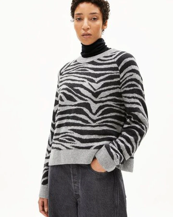 Produktseite: ARMEDANGELS LILIRIAA ZEBRARAA Damen Pullover aus Bio-Woll Mix