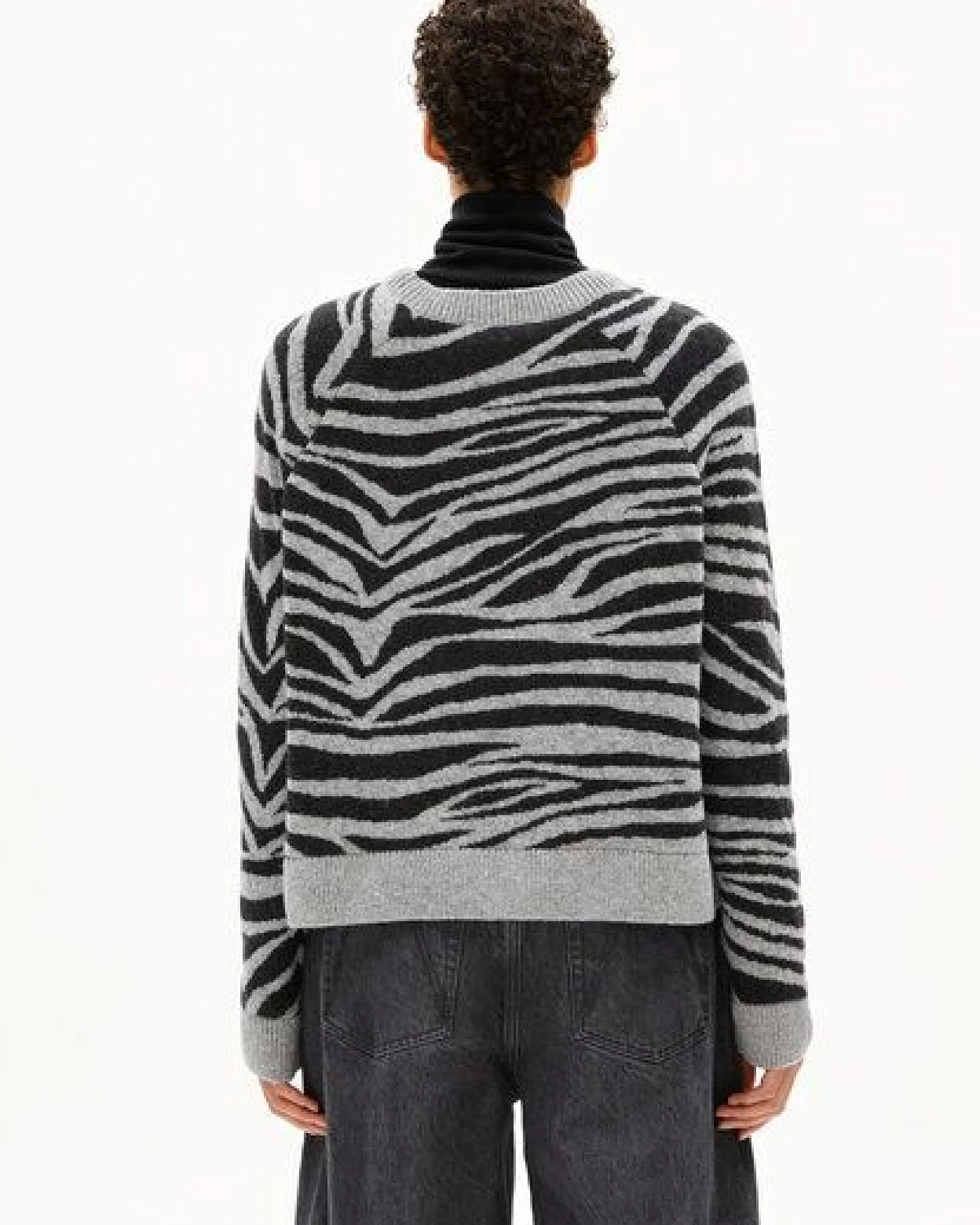 ARMEDANGELS LILIRIAA ZEBRARAA Damen Pullover aus Bio-Woll Mix – Ansicht 2