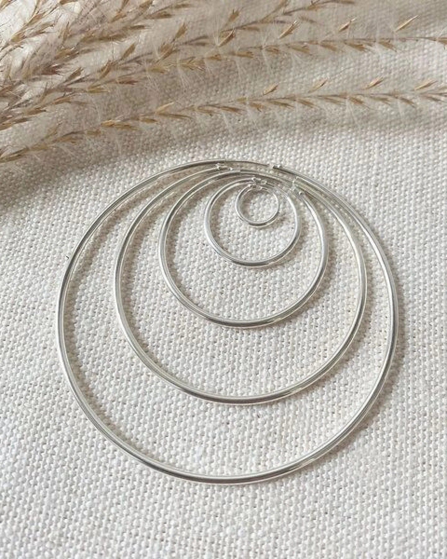 pikfine Minimalistische Creolen "Franka" 5 Größen // silber – Ansicht 3
