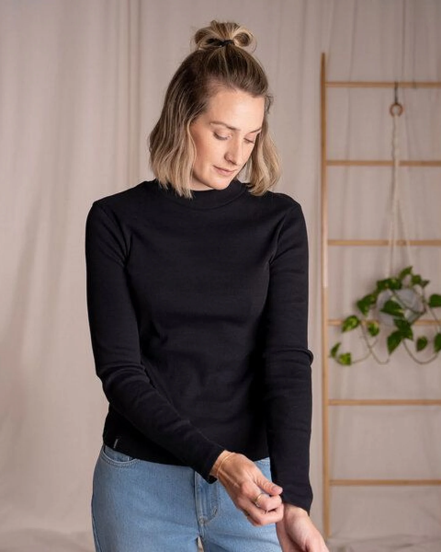 Vresh Clothing Viyola - Turtle Neck Longsleeve aus Biobaumwolle – Ansicht 2