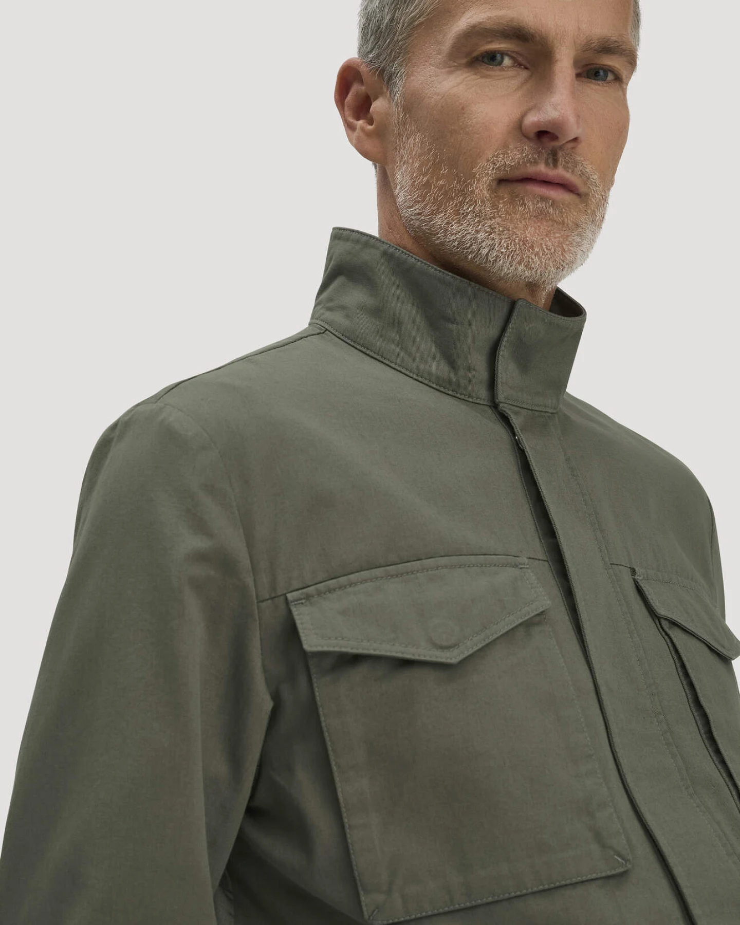 hessnatur Herren Field Jacket Regular aus Bio-Baumwolle - grün - Größe 56 – Ansicht 4
