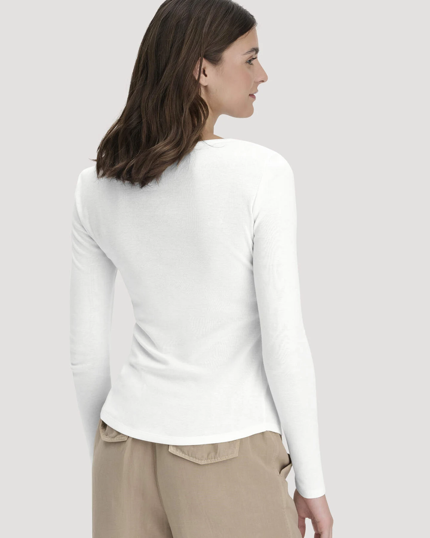 hessnatur Damen Softrib Longsleeve Henley Fitted aus Bio-Baumwolle und Tencel™ Modal - weiß - Größe 42 – Ansicht 3