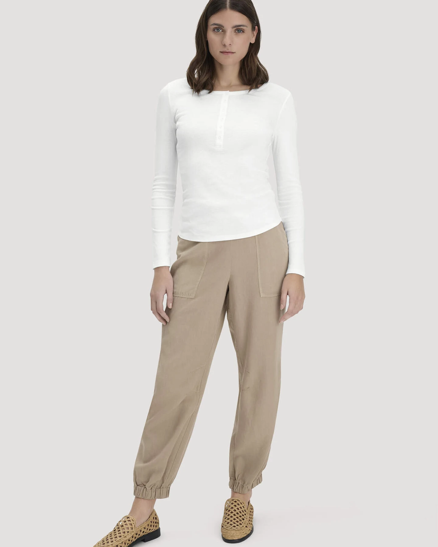 hessnatur Damen Softrib Longsleeve Henley Fitted aus Bio-Baumwolle und Tencel™ Modal - weiß - Größe 48 – Ansicht 2