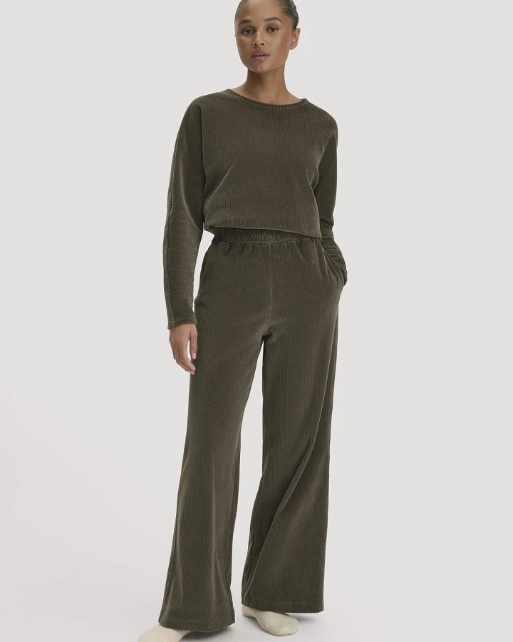 hessnatur Loungewear Hose Cordstretch Wide Leg ACTIVE LIGHT aus Bio-Baumwolle - grün - Größe XS