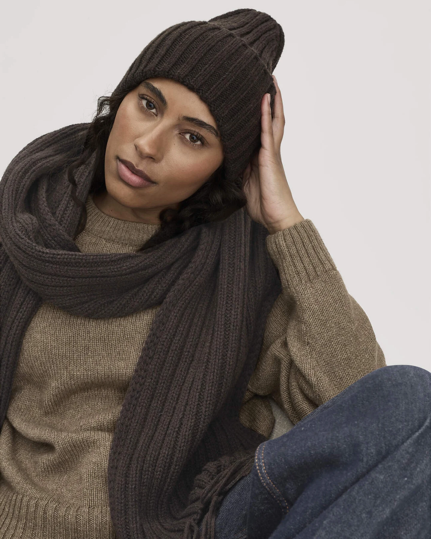 hessnatur Damen Strick-Mütze aus Bio-Baumwolle mit Schurwolle und recycelter Wolle - braun - Größe 1size – Ansicht 2