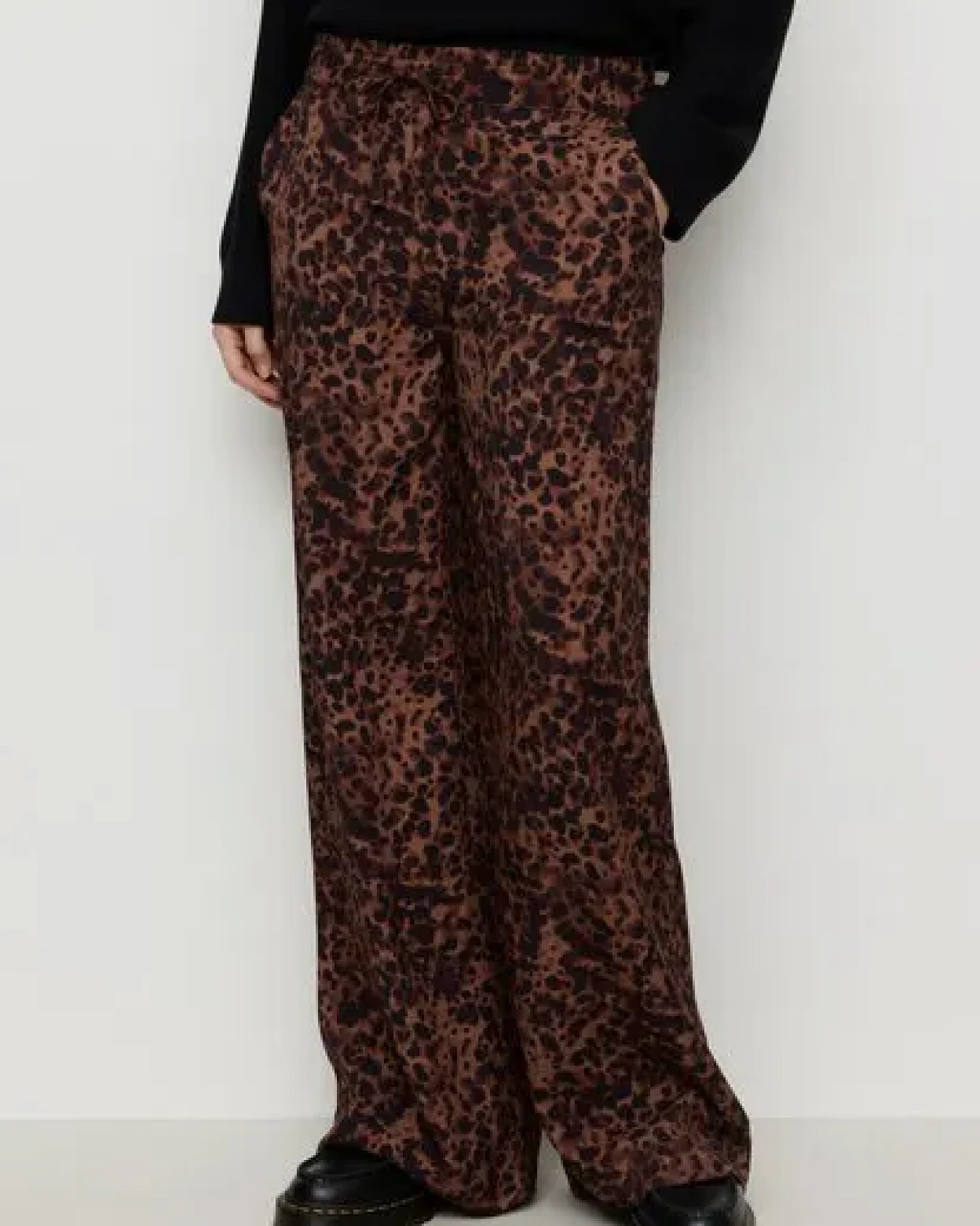 Damen Hose aus aus LENZING ECOVERO Viskose - SYRINGA LEO - recolution – Ansicht 3