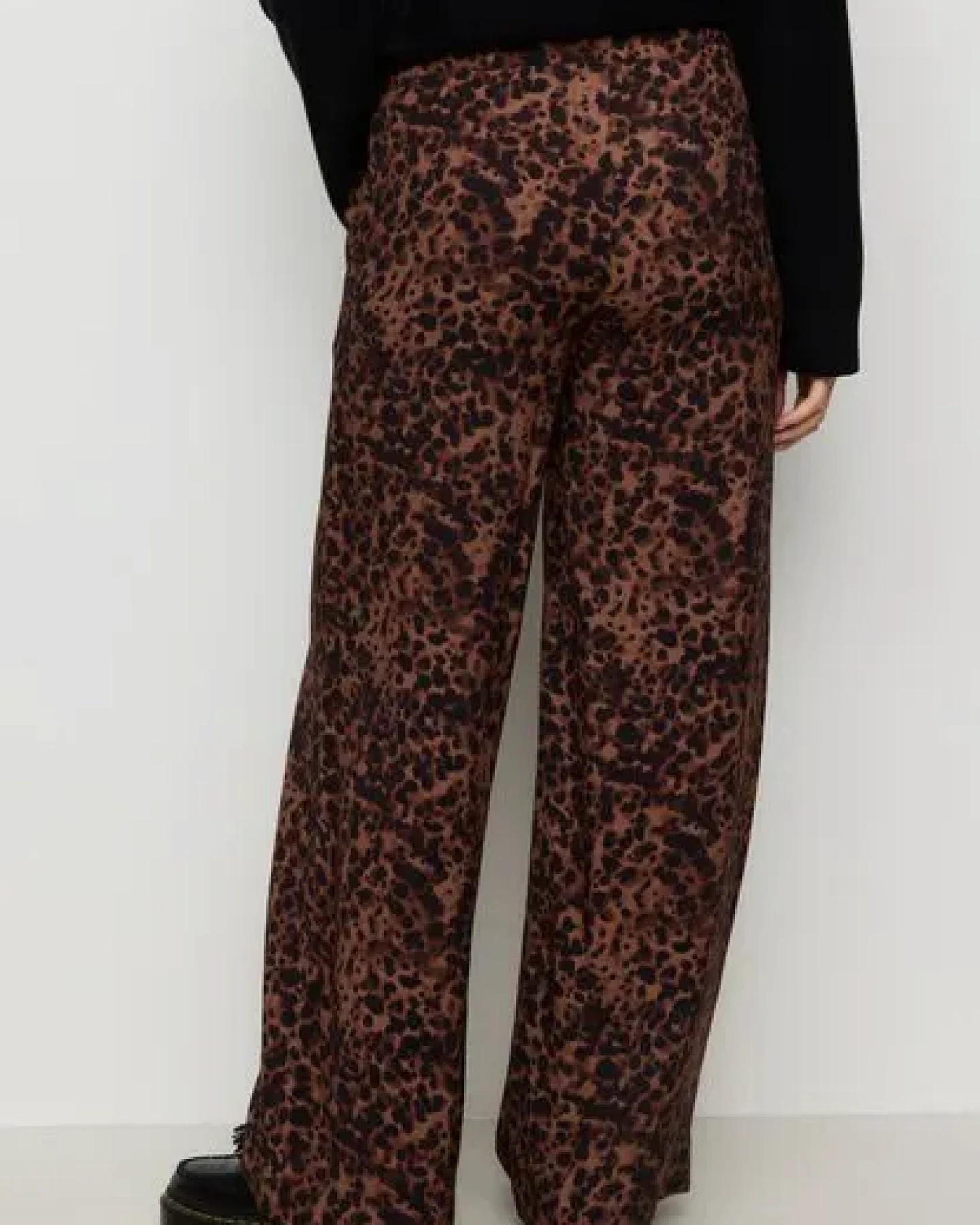 Damen Hose aus aus LENZING ECOVERO Viskose - SYRINGA LEO - recolution – Ansicht 4