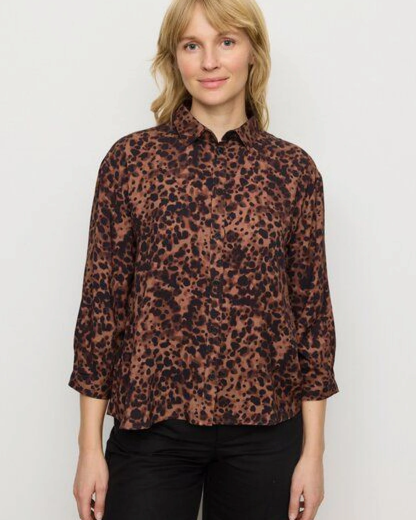 Damen Bluse aus LENZING ECOVERO Viskose - CYPRESS LEO - recolution – Ansicht 4