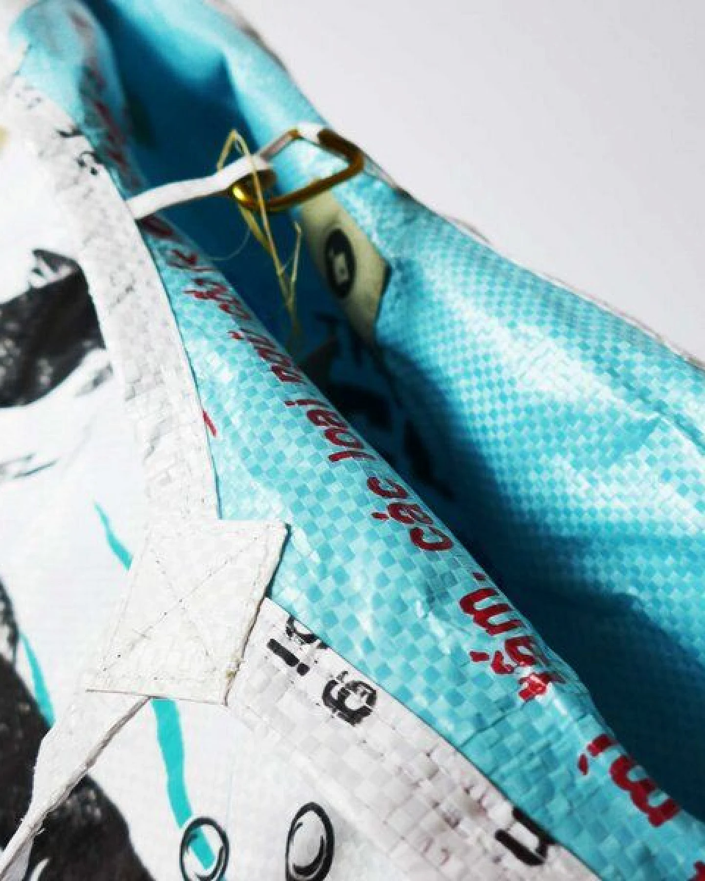 REFISHED fair fashion Tasche 'SOULMATE' - upcycelte Fischfuttersäcke – Ansicht 4