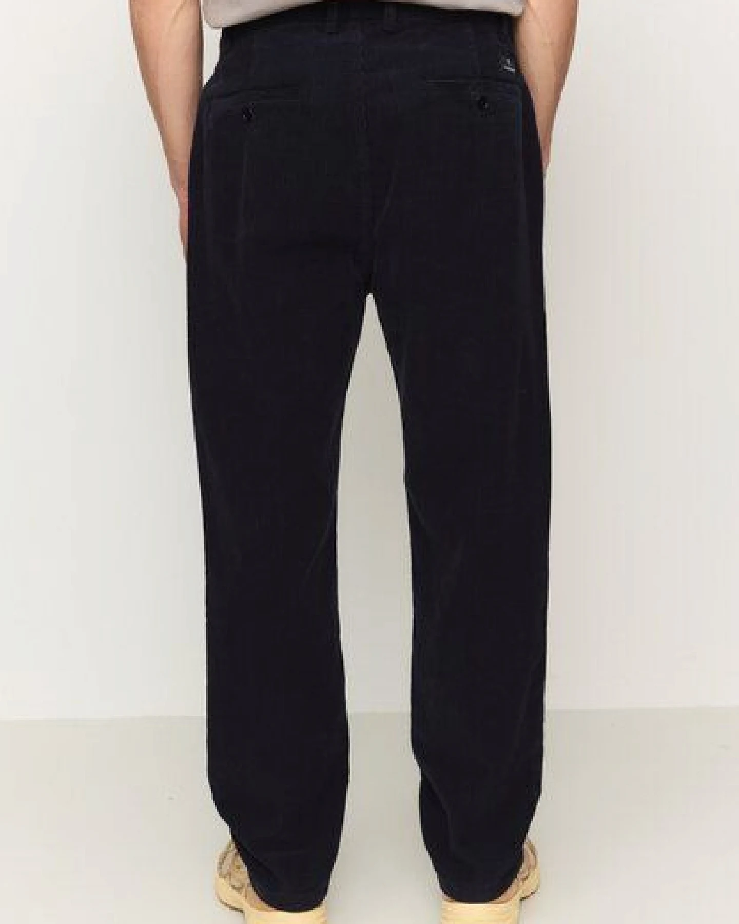 Herren Cord Chino mit Bundfalte aus recycelter Baumwolle und Bio-Baumwolle - OAK CORDUROY - recolution – Ansicht 3