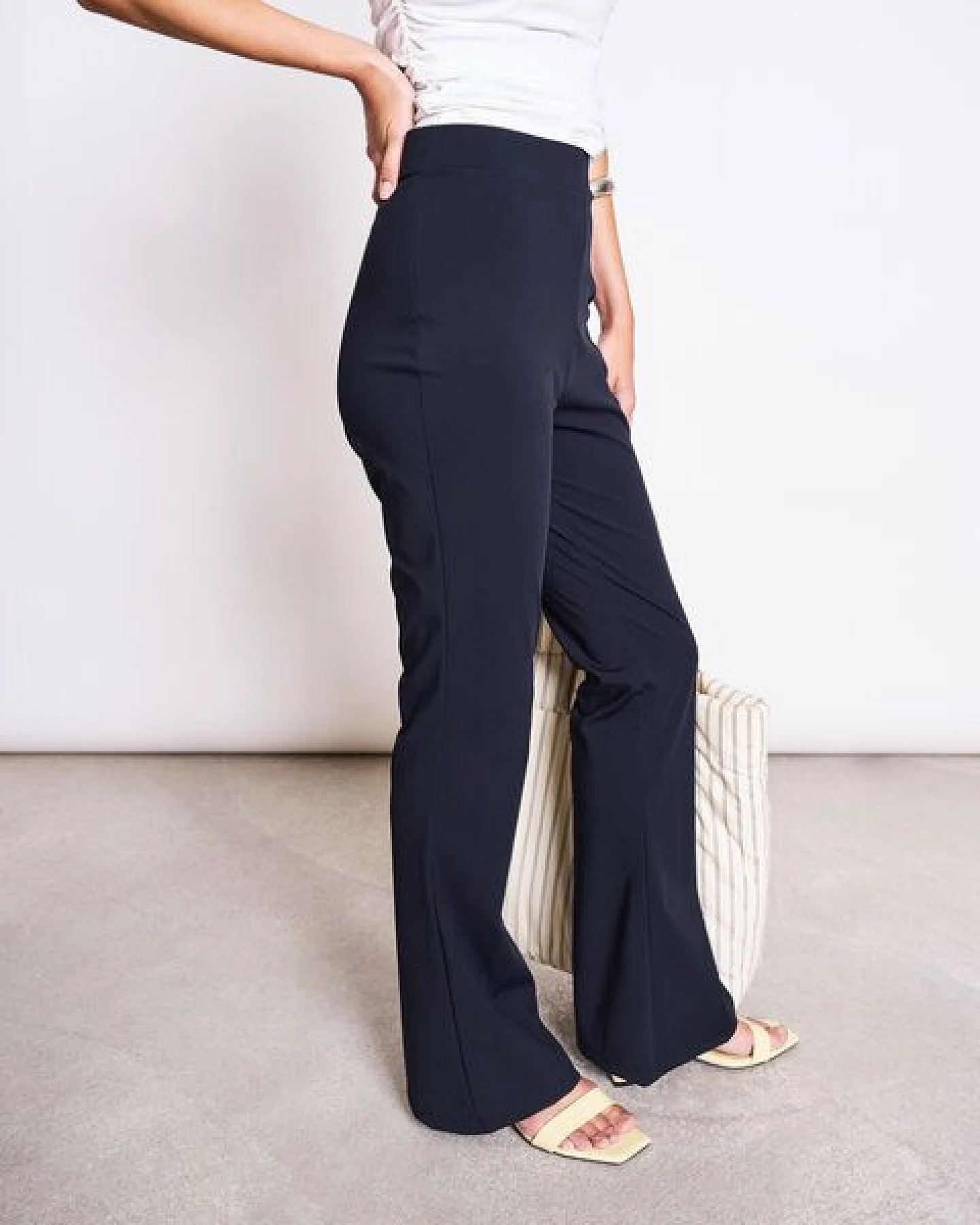 JAN N JUNE Ausgestellte Leggings NORE aus ECONYL® – Ansicht 4