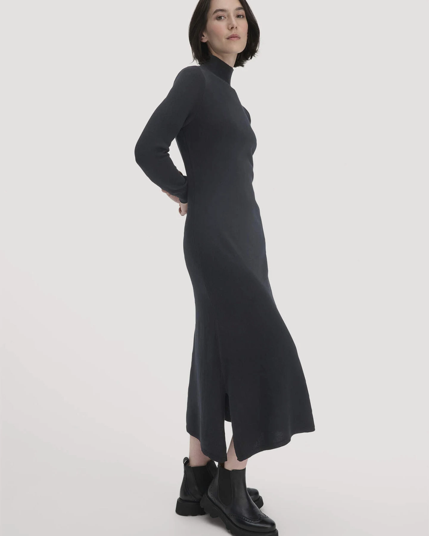 hessnatur Damen Strick Kleid Regular aus Bio-Merinowolle mit Cashmere - schwarz - Größe XS – Ansicht 3