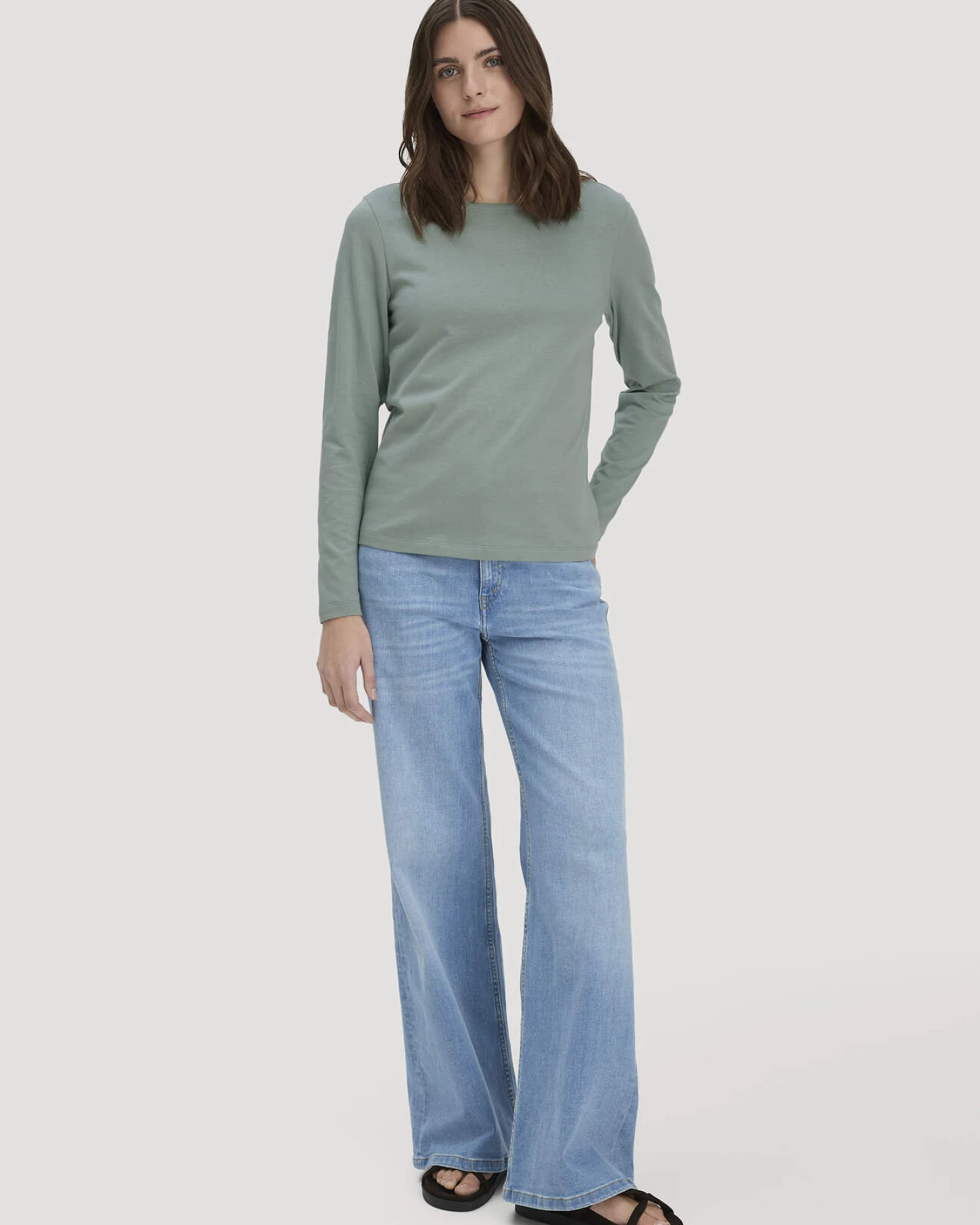 hessnatur Damen Heavy Shirt Relaxed aus Bio-Baumwolle - grün - Größe 46 – Ansicht 2