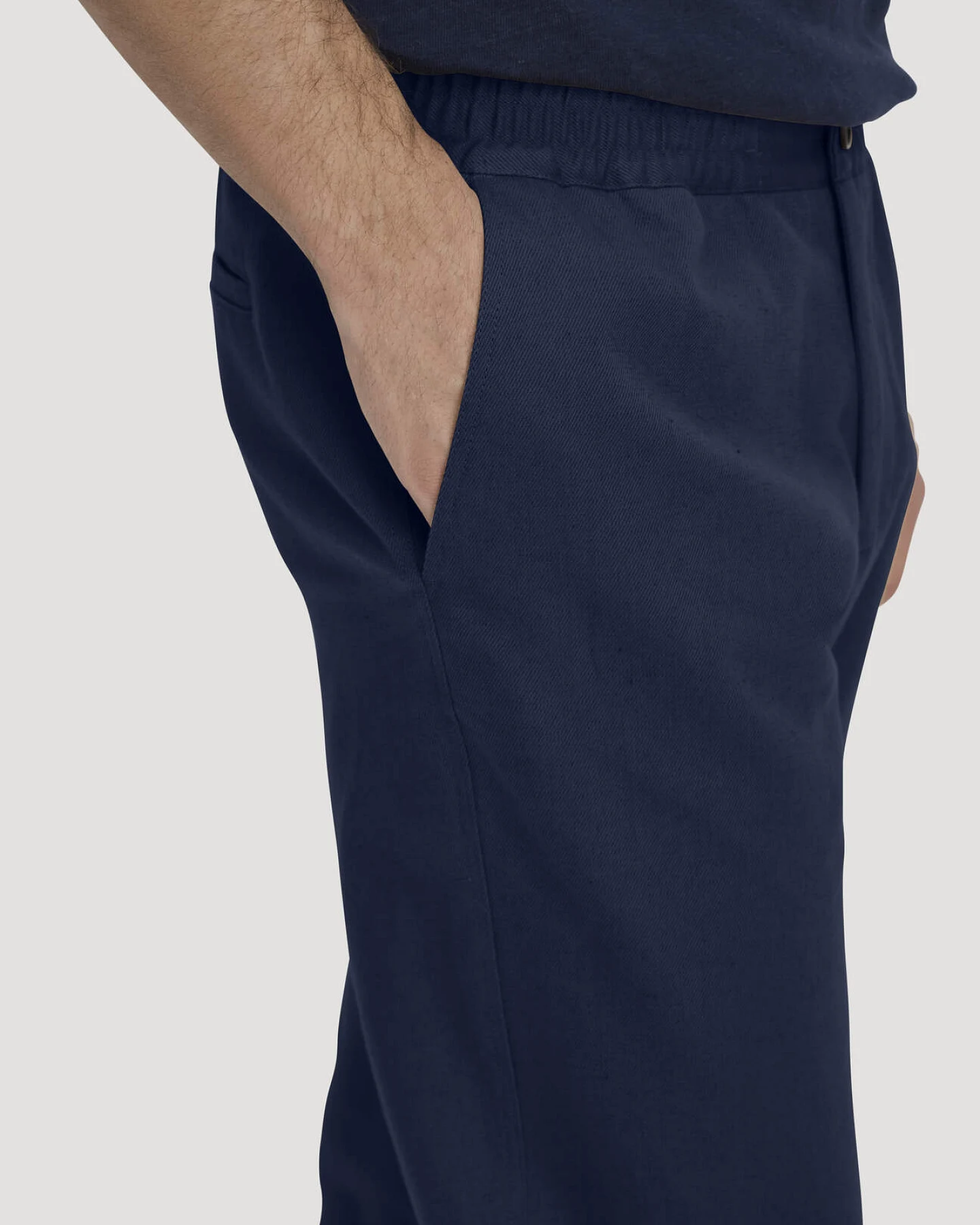hessnatur Herren Hose ENEA Regular aus Bio-Baumwolle mit Leinen - blau - Größe 36/32 – Ansicht 3