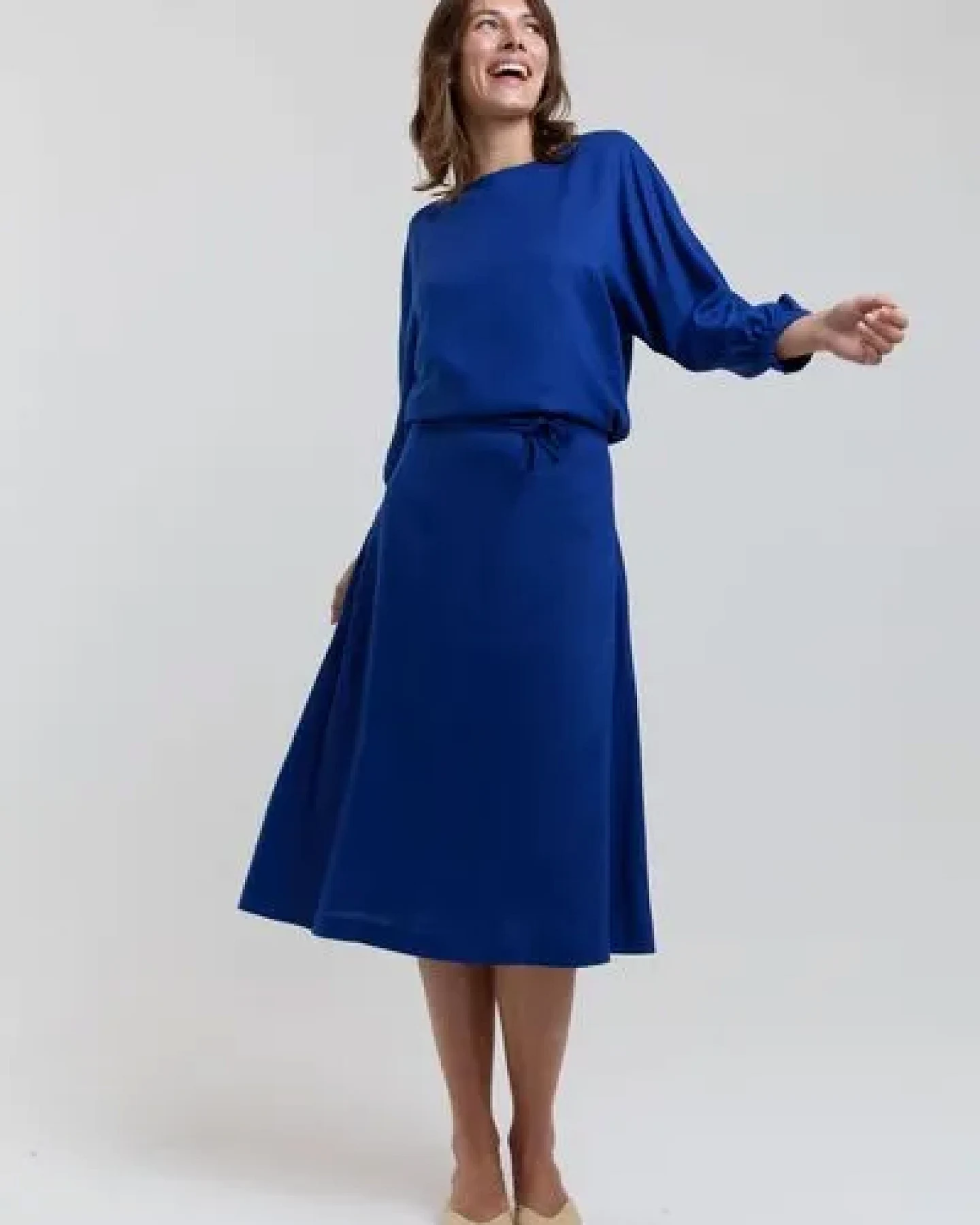 AYANI Andrea Midi Sommerkleid aus ECOVERO & Leinen – Ansicht 3