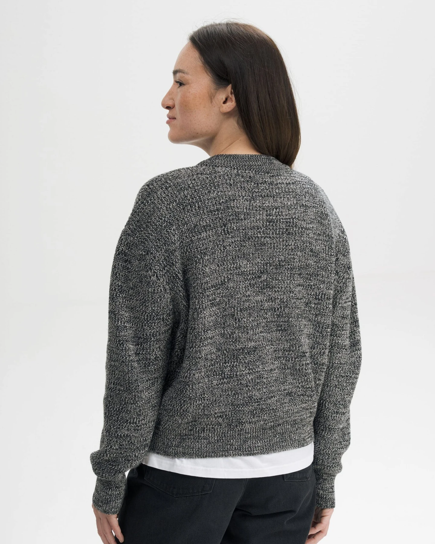 MELA Damen vegan Strickpullover Mit Rippenmuster Adah In Schwarz Mit Pfefferflecken – Ansicht 2