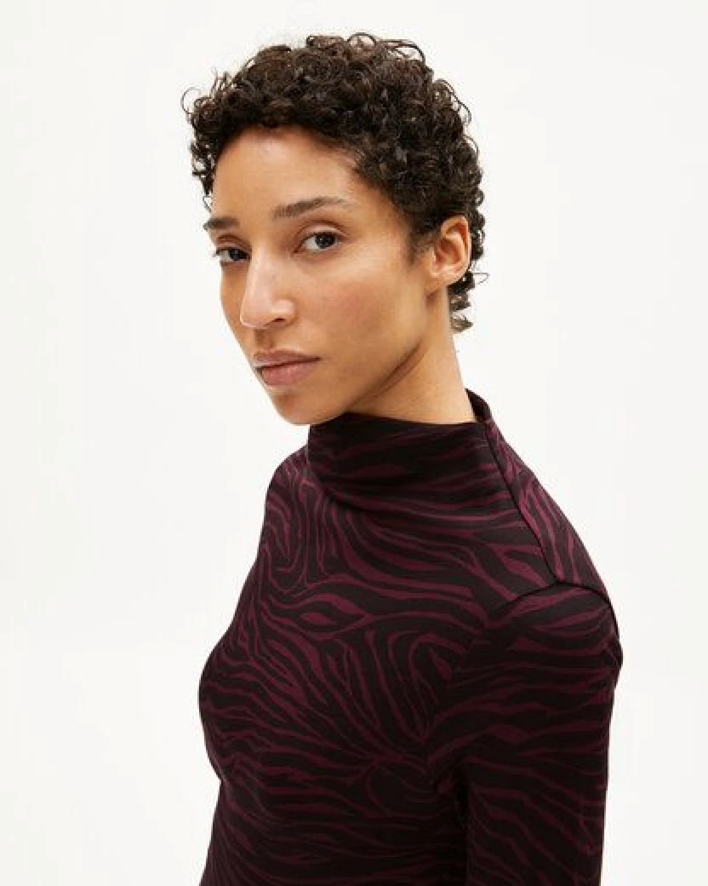 ARMEDANGELS DAILIMAA ZEBRARAA Damen Jerseykleid aus Bio-Baumwoll Mix – Ansicht 3
