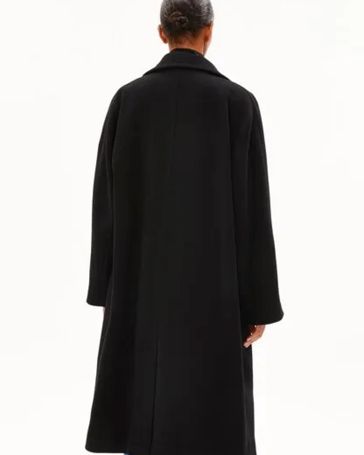 ARMEDANGELS DOUBLE-BREASTED Damen Strickmantel aus 100% recycelter Wolle – Ansicht 2
