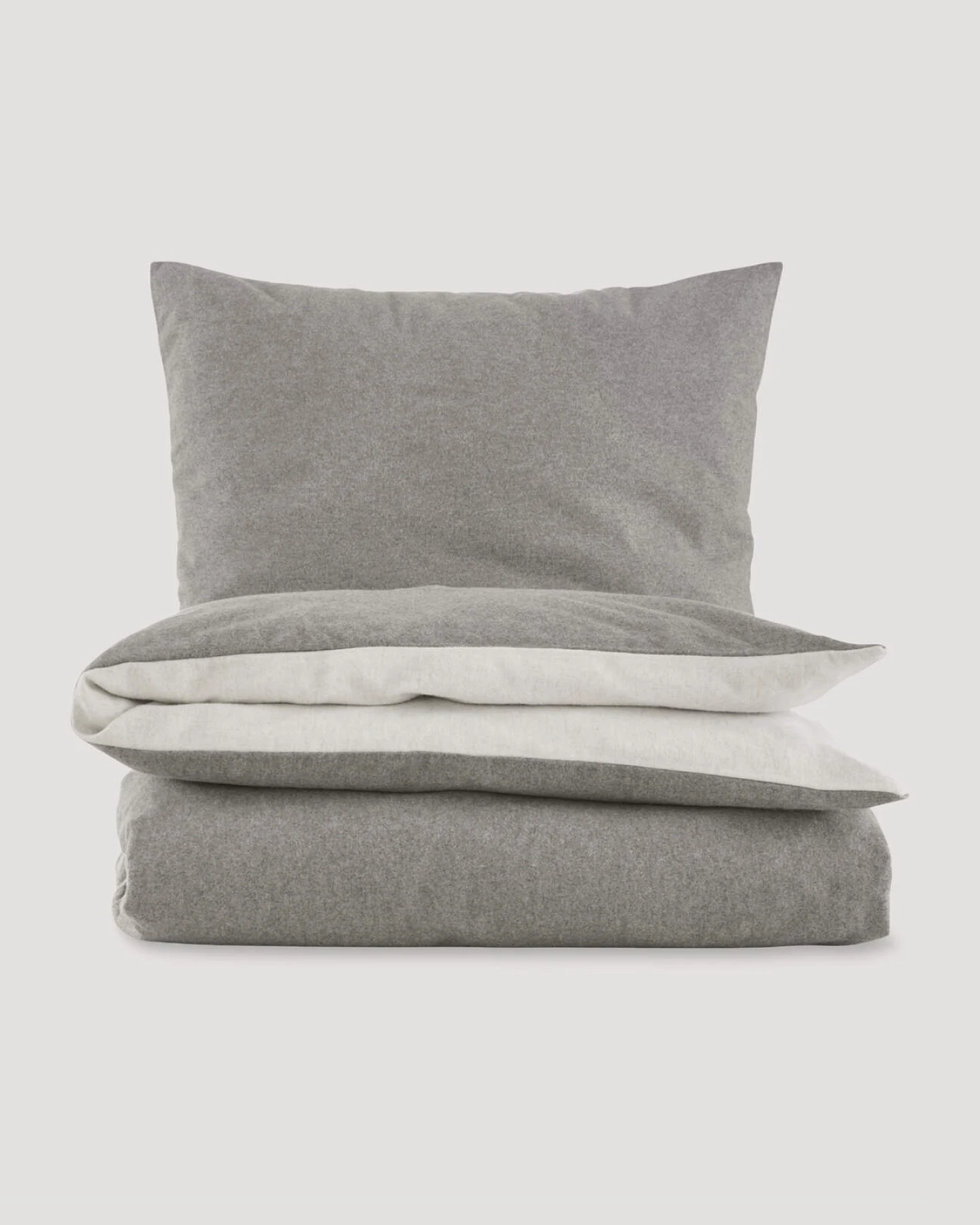 hessnatur Biber Wende-Bettwäsche-Set aus Bio-Baumwolle - grau - Größe 155x220 / 80x80 cm – Ansicht 3