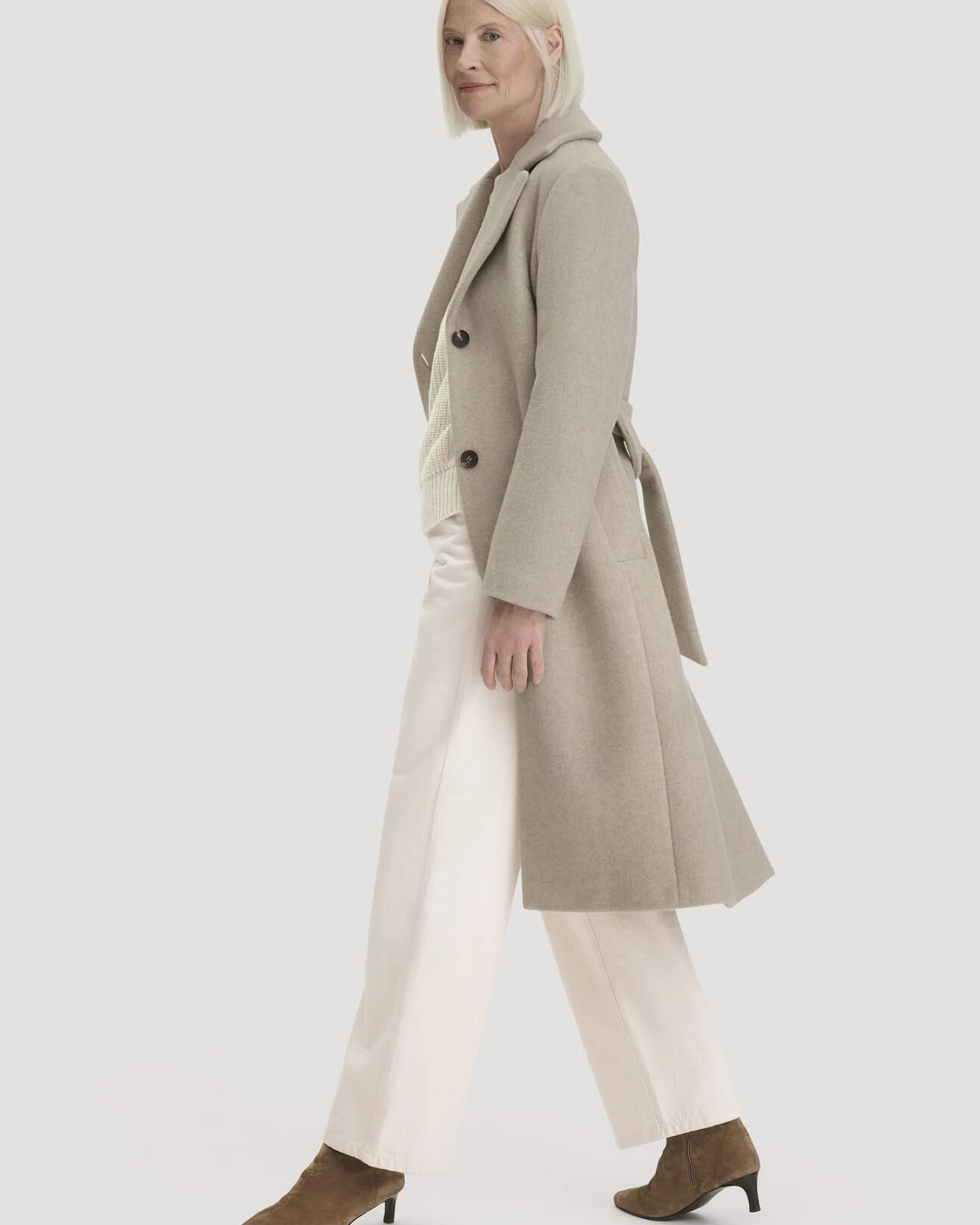 hessnatur Damen Wollmantel Revers Regular aus 100% Wolle (recycled) - grau - Größe 34 – Ansicht 4