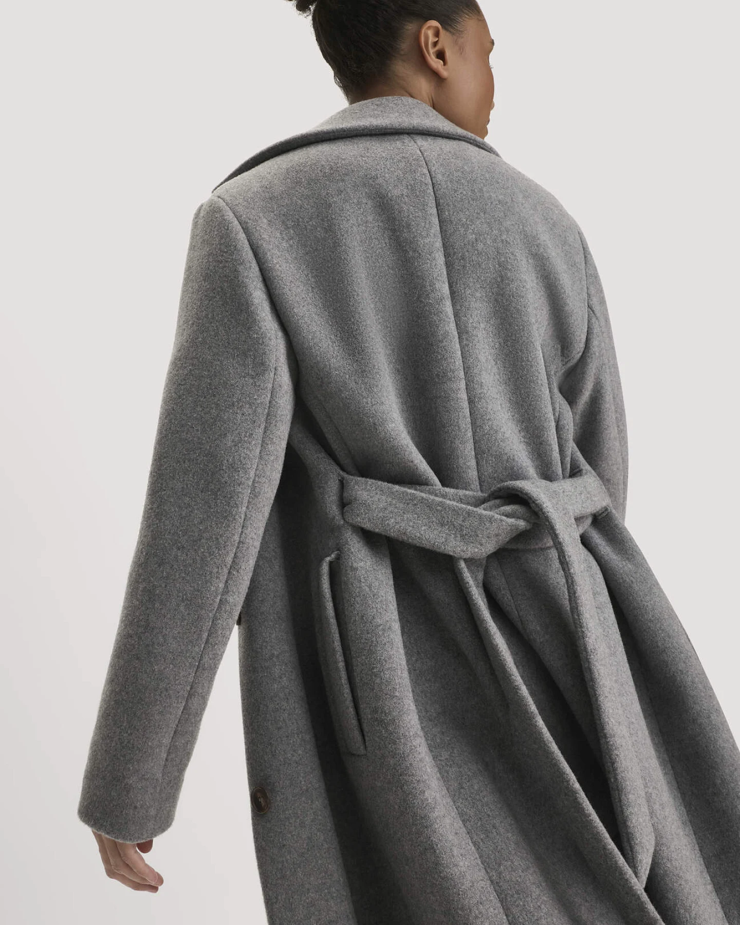 hessnatur Damen Wollmantel Revers Regular aus 100% Wolle (recycled) - grau - Größe 44 – Ansicht 4