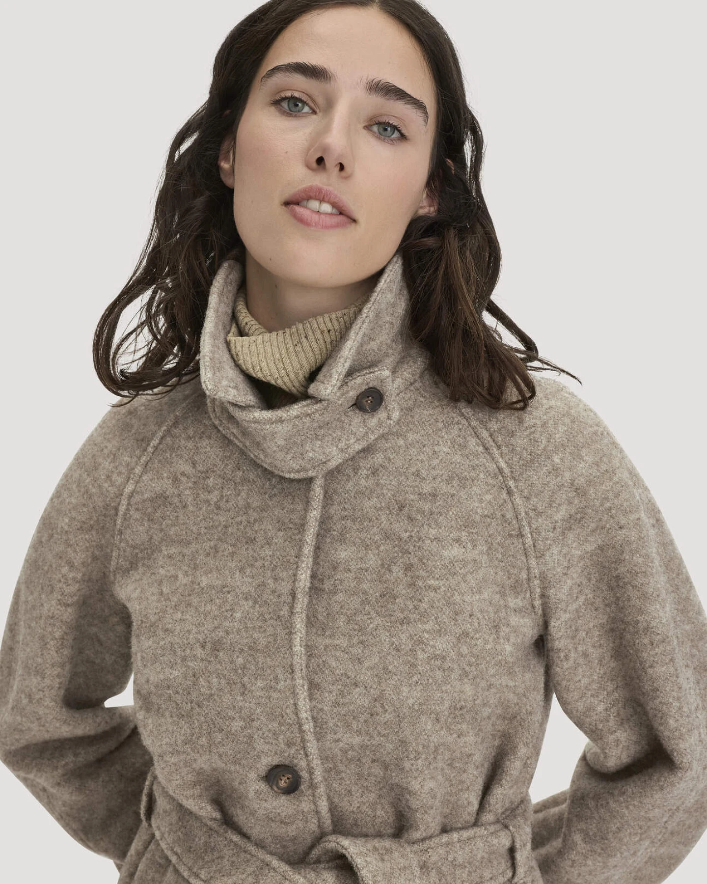 hessnatur Damen Mantel Relaxed aus Rhön- und europäischer Schurwolle - beige - Größe 34 – Ansicht 4
