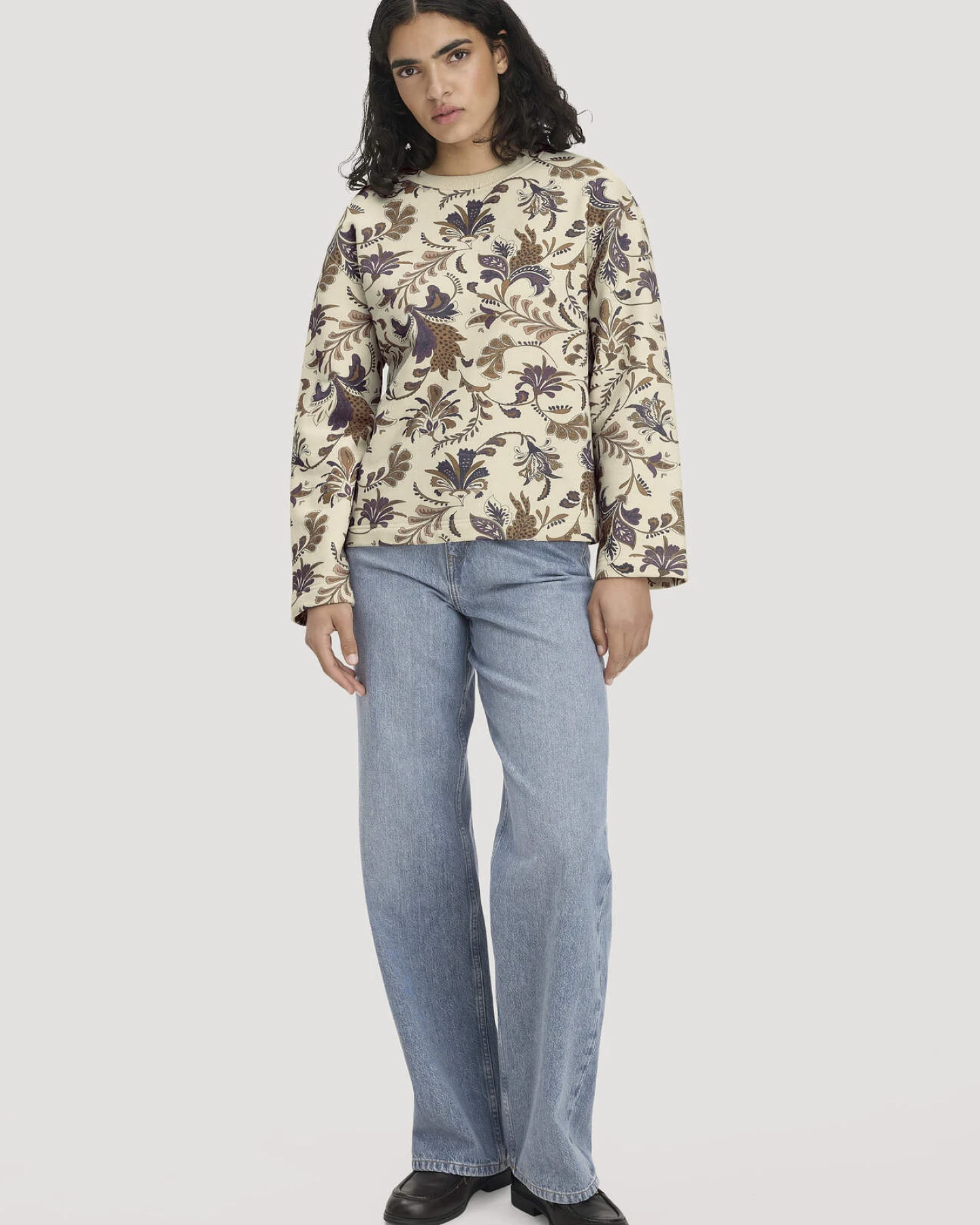 hessnatur Damen Sweatshirt Relaxed aus Bio-Baumwolle mit recycelter Baumwolle - natur - Größe L – Ansicht 2