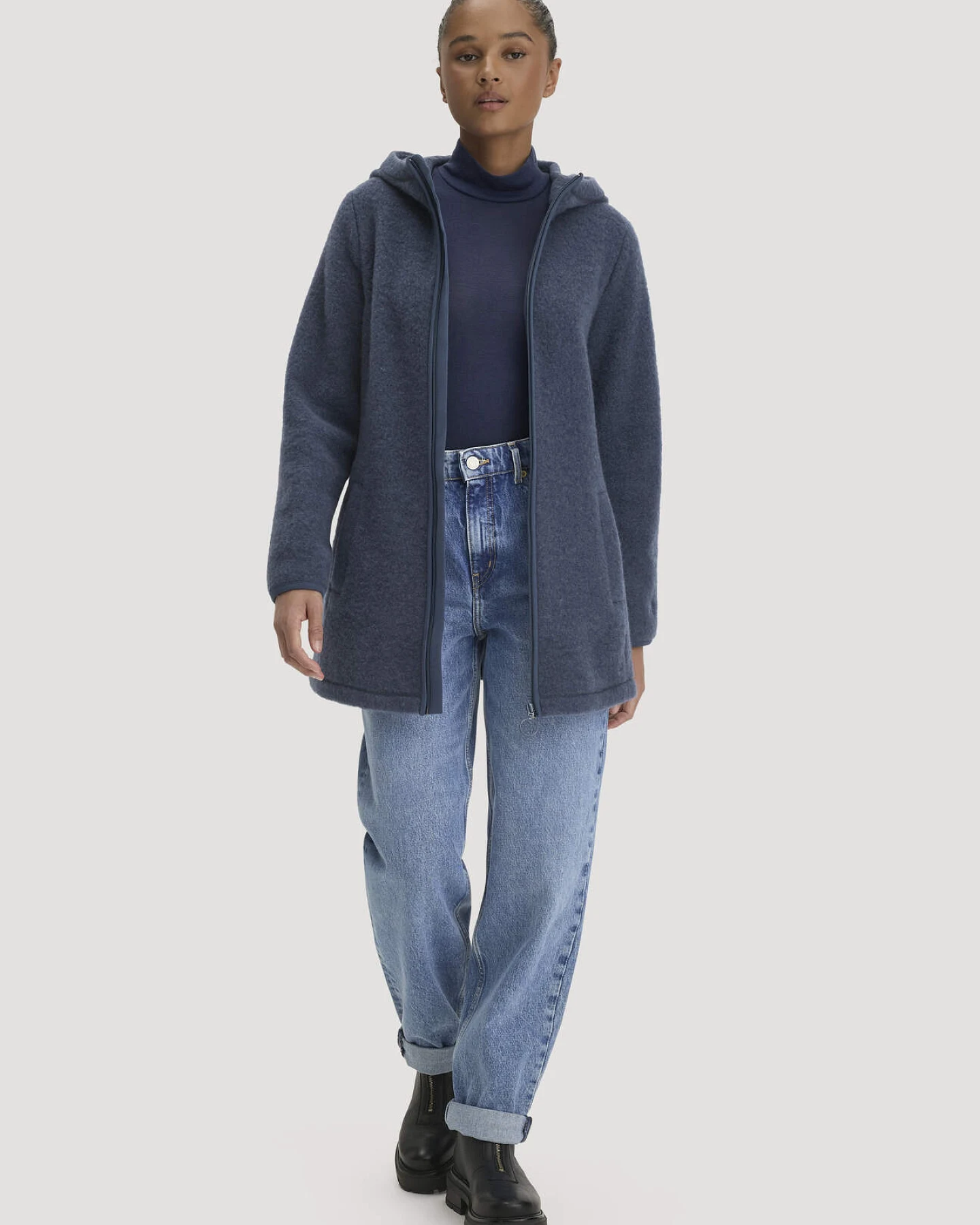 hessnatur Damen Wollfleece-Jacke mit Kapuze Regular aus Bio-Merinowolle - blau - Größe L – Ansicht 2