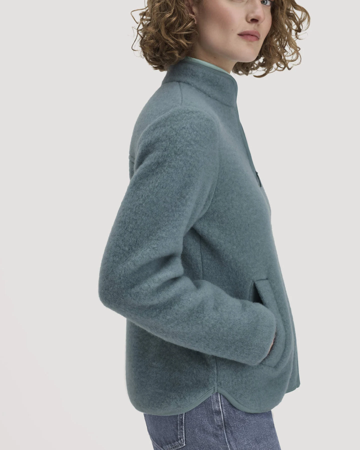 hessnatur Damen Wollfleece Jacke Regular aus Bio-Merinowolle - blau - Größe S – Ansicht 4