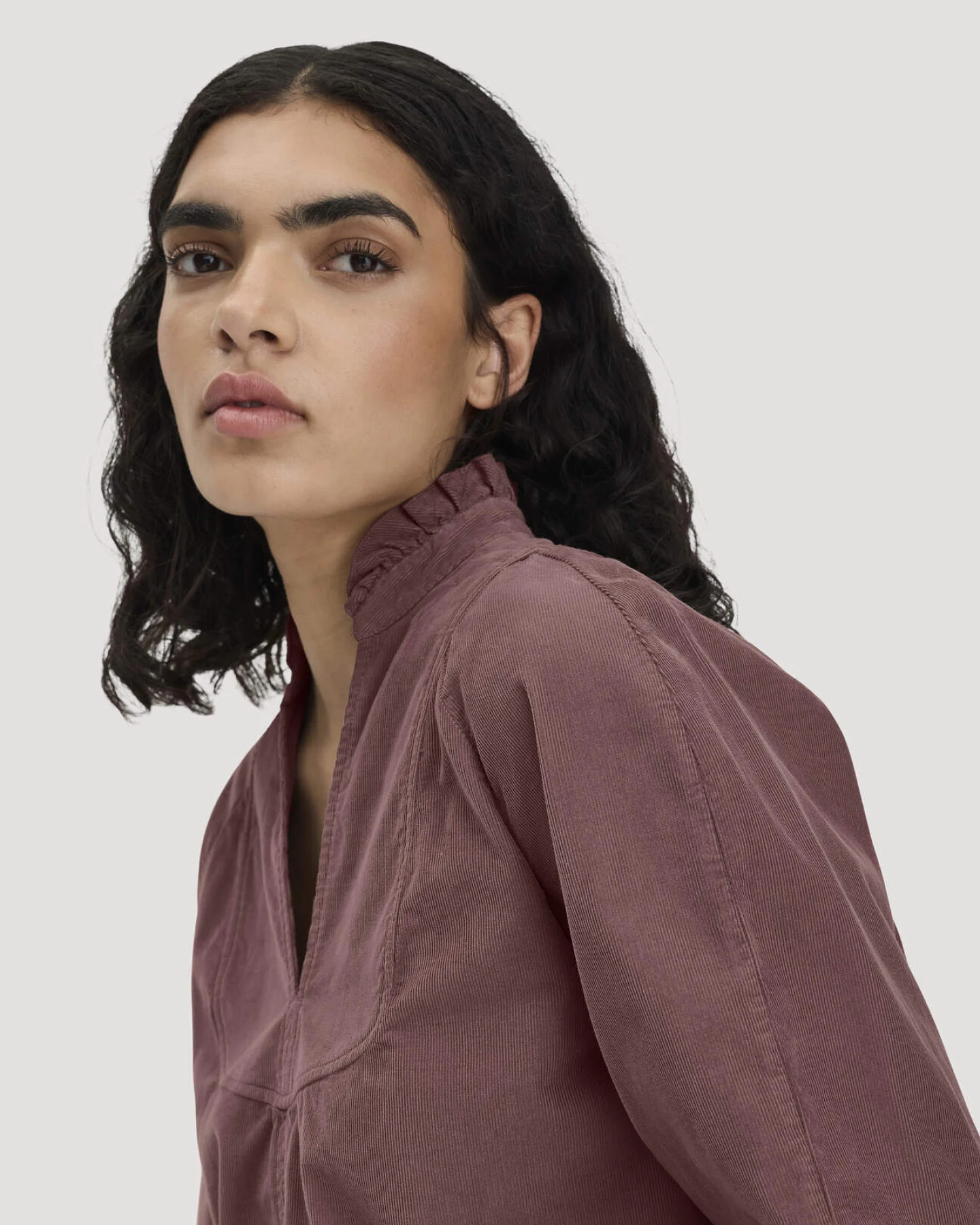 hessnatur Damen Cord-Bluse Regular aus Bio-Baumwolle - rot - Größe 36 – Ansicht 4