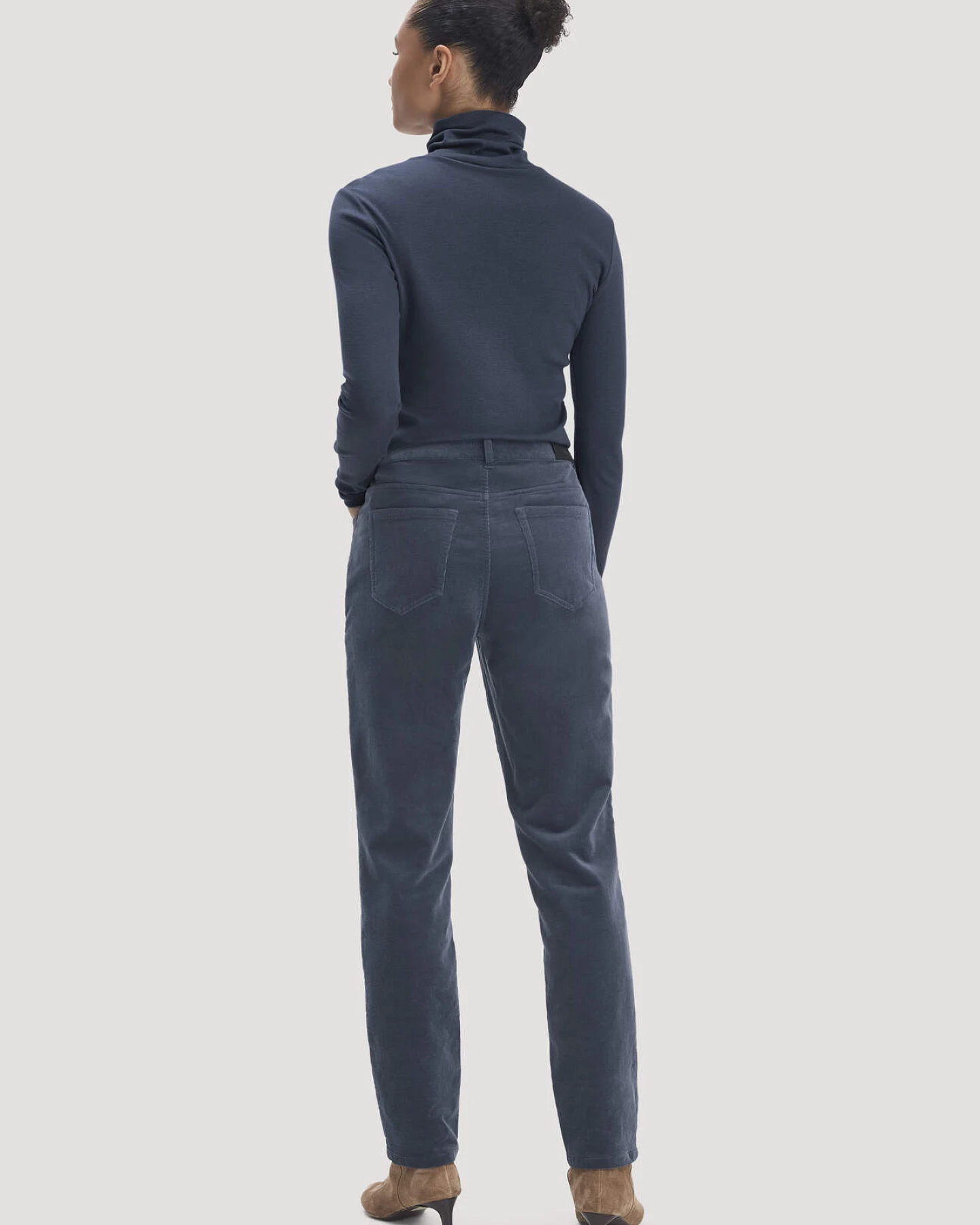 hessnatur Damen Gewebe Cord Hose Straight Leg aus Bio-Baumwolle - blau - Größe 46 – Ansicht 2