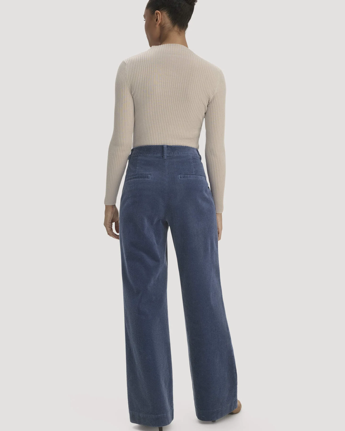 hessnatur Damen Cordhose Wide Leg Relaxed aus Bio-Baumwolle - blau - Größe 34 – Ansicht 2