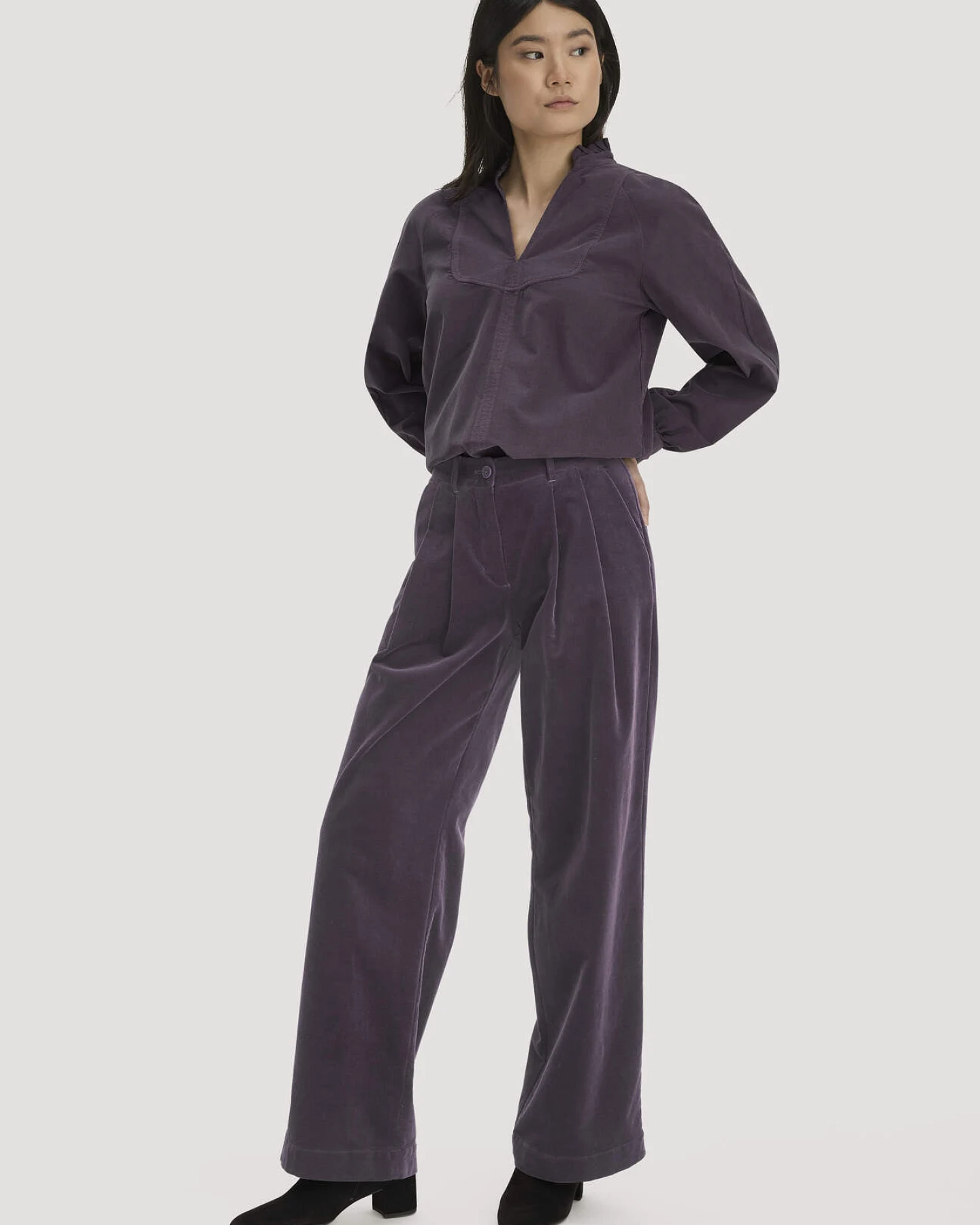 hessnatur Damen Cord-Bluse Regular aus Bio-Baumwolle - lila - Größe 40 – Ansicht 2