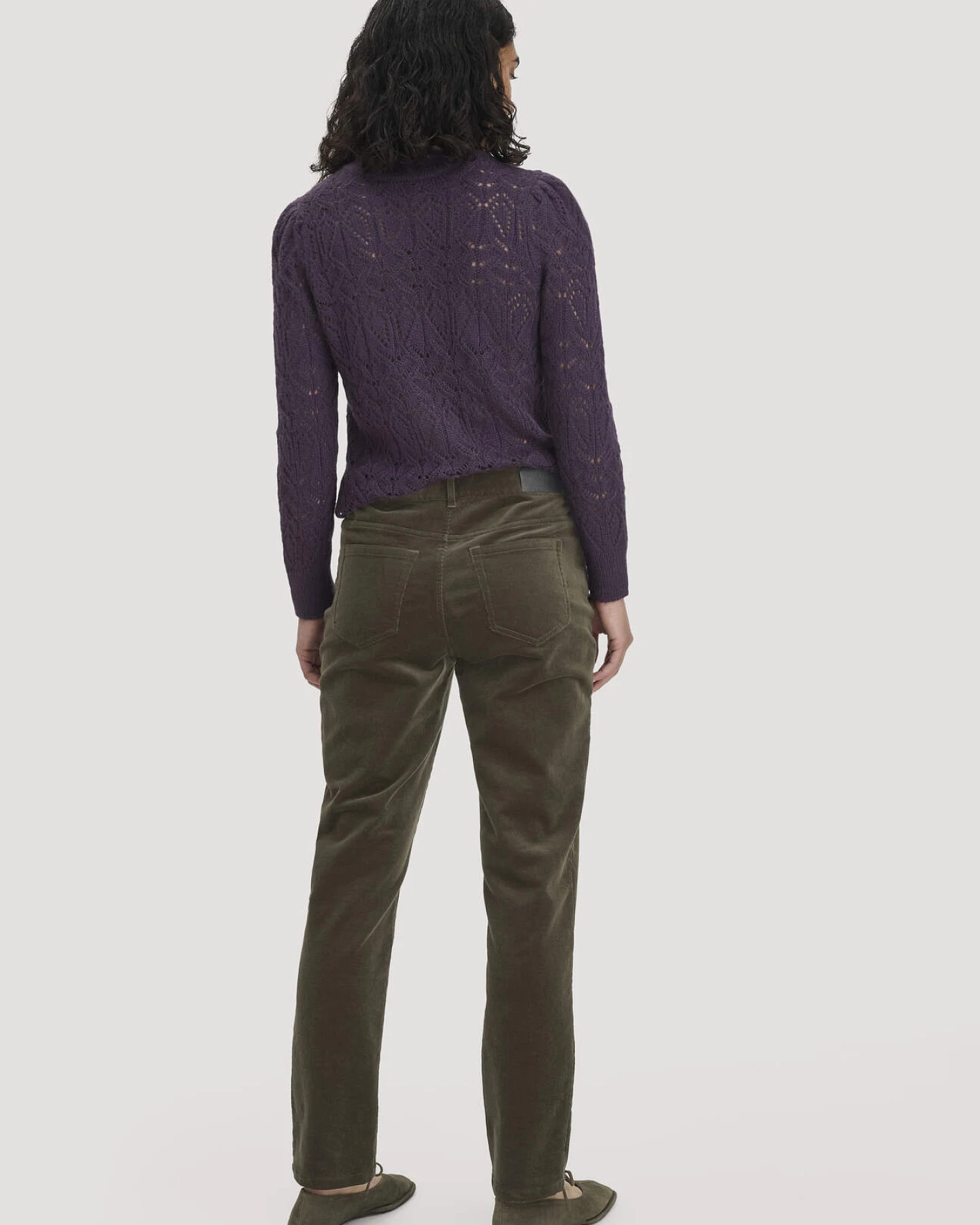 hessnatur Damen Gewebe Cord Hose Straight Leg aus Bio-Baumwolle - grün - Größe 36 – Ansicht 2