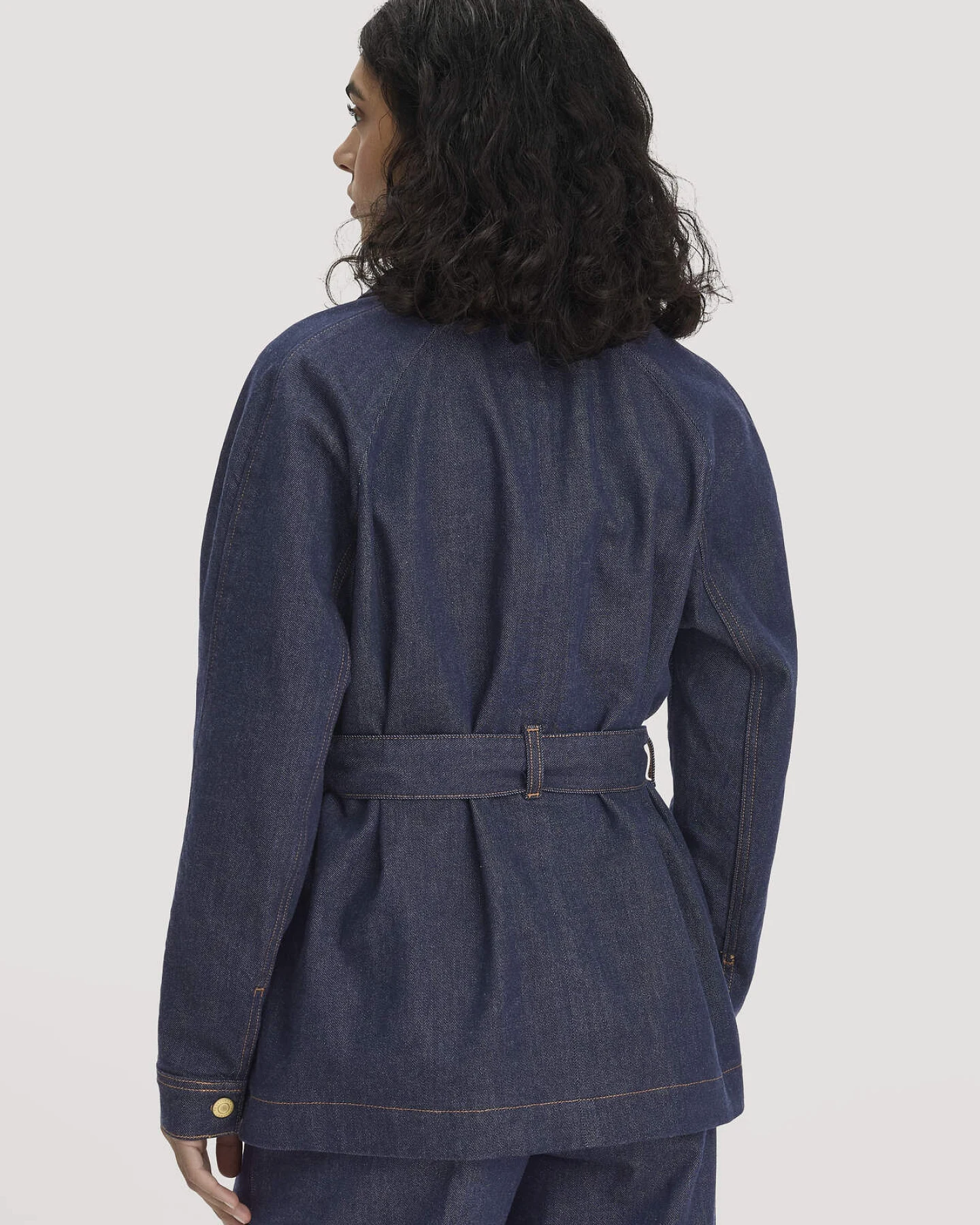 hessnatur Damen Jeansjacke Relaxed aus Bio-Denim - blau - Größe 46 – Ansicht 3