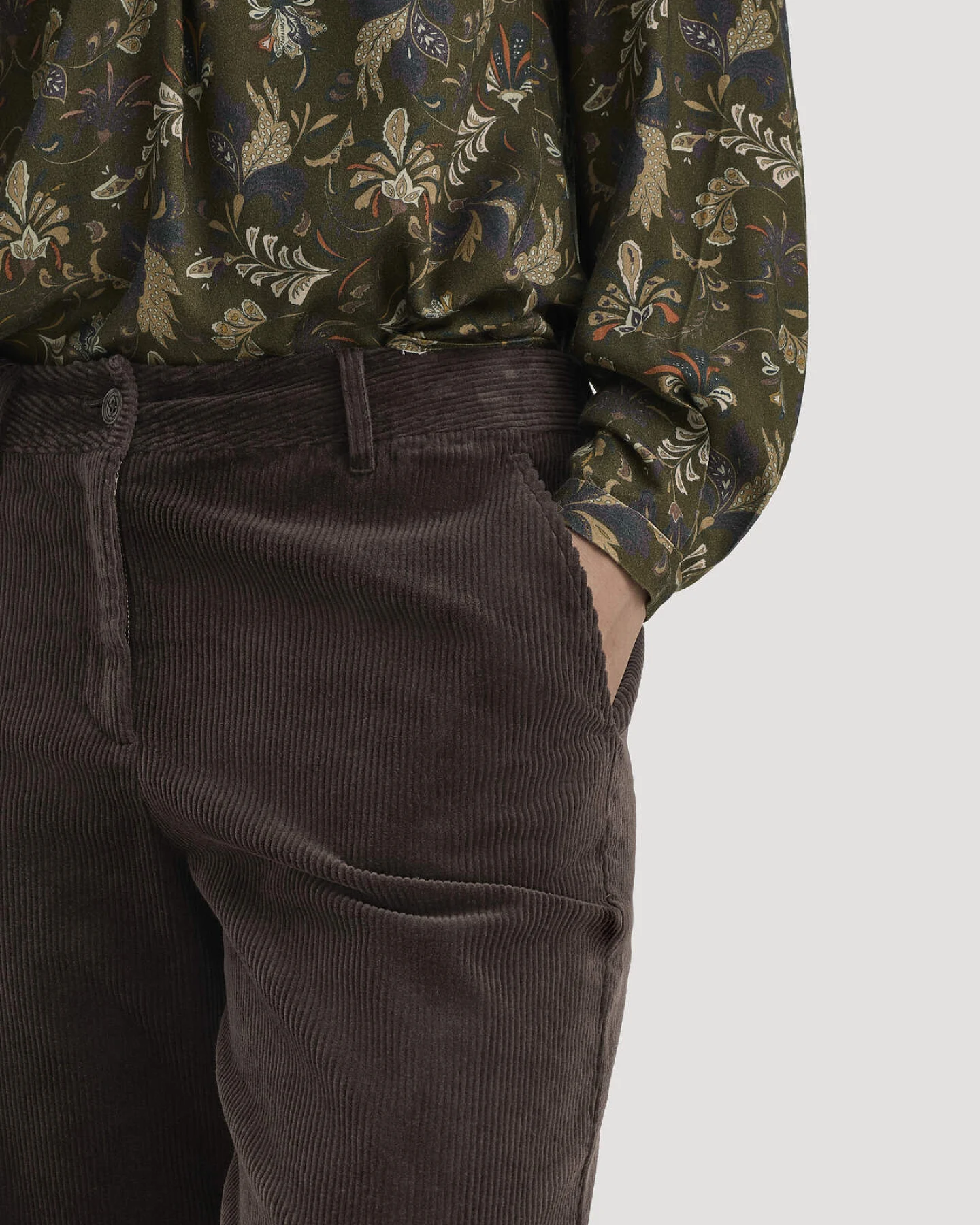 hessnatur Damen Cordhose Wide Leg Relaxed aus Bio-Baumwolle - braun - Größe 34 – Ansicht 3
