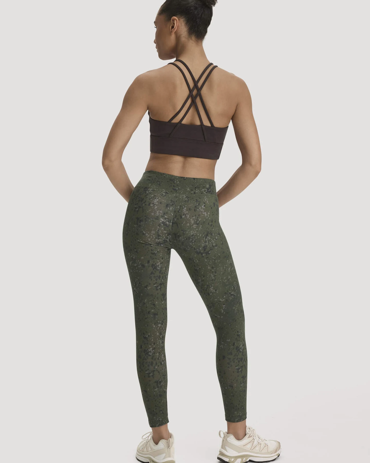 hessnatur Loungewear Leggings Medium Cut ACTIVE LIGHT aus Bio-Baumwolle - grün - Größe S – Ansicht 2