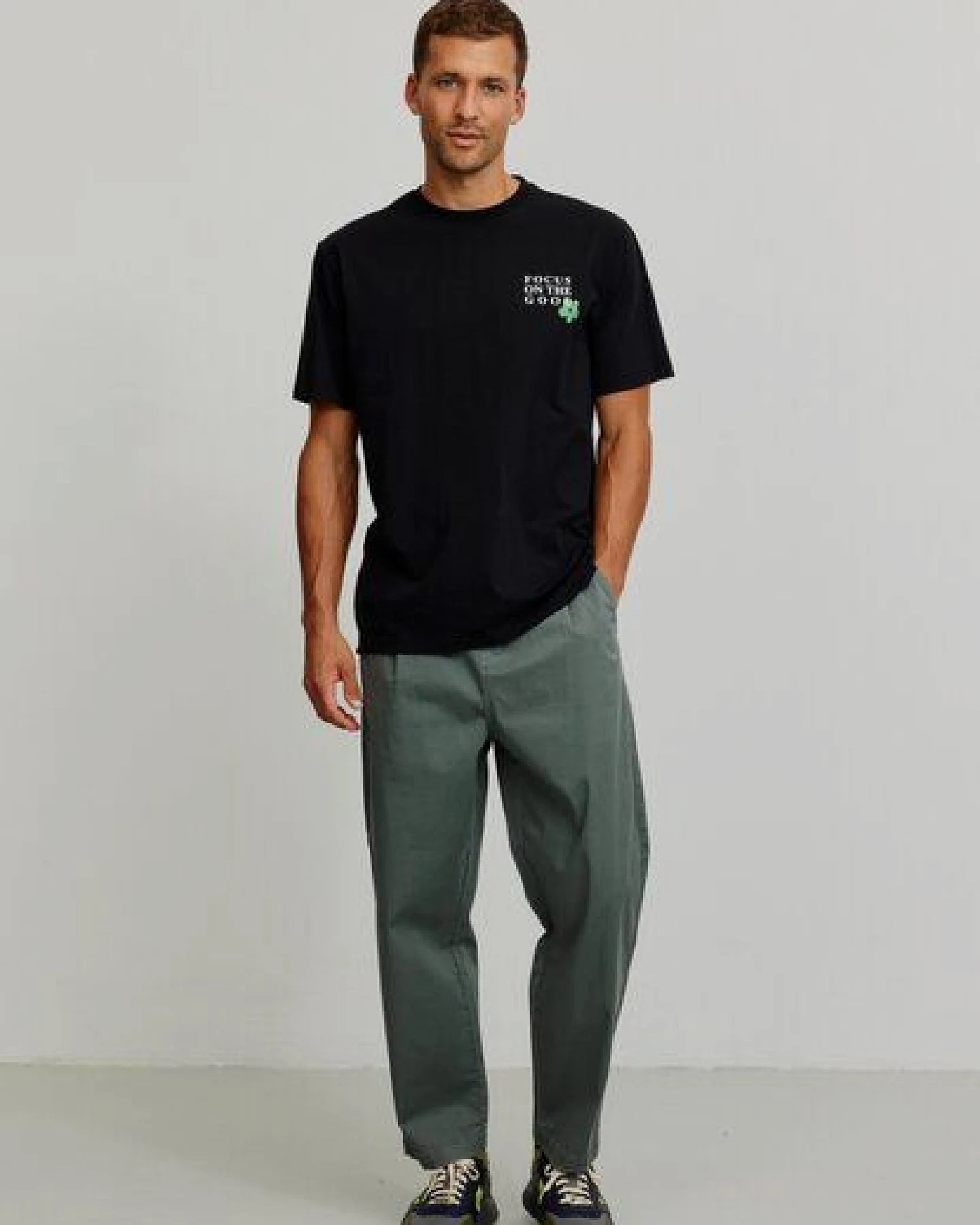 Herren Chino aus Bio-Baumwoll Mix - CATMINT - recolution – Ansicht 2